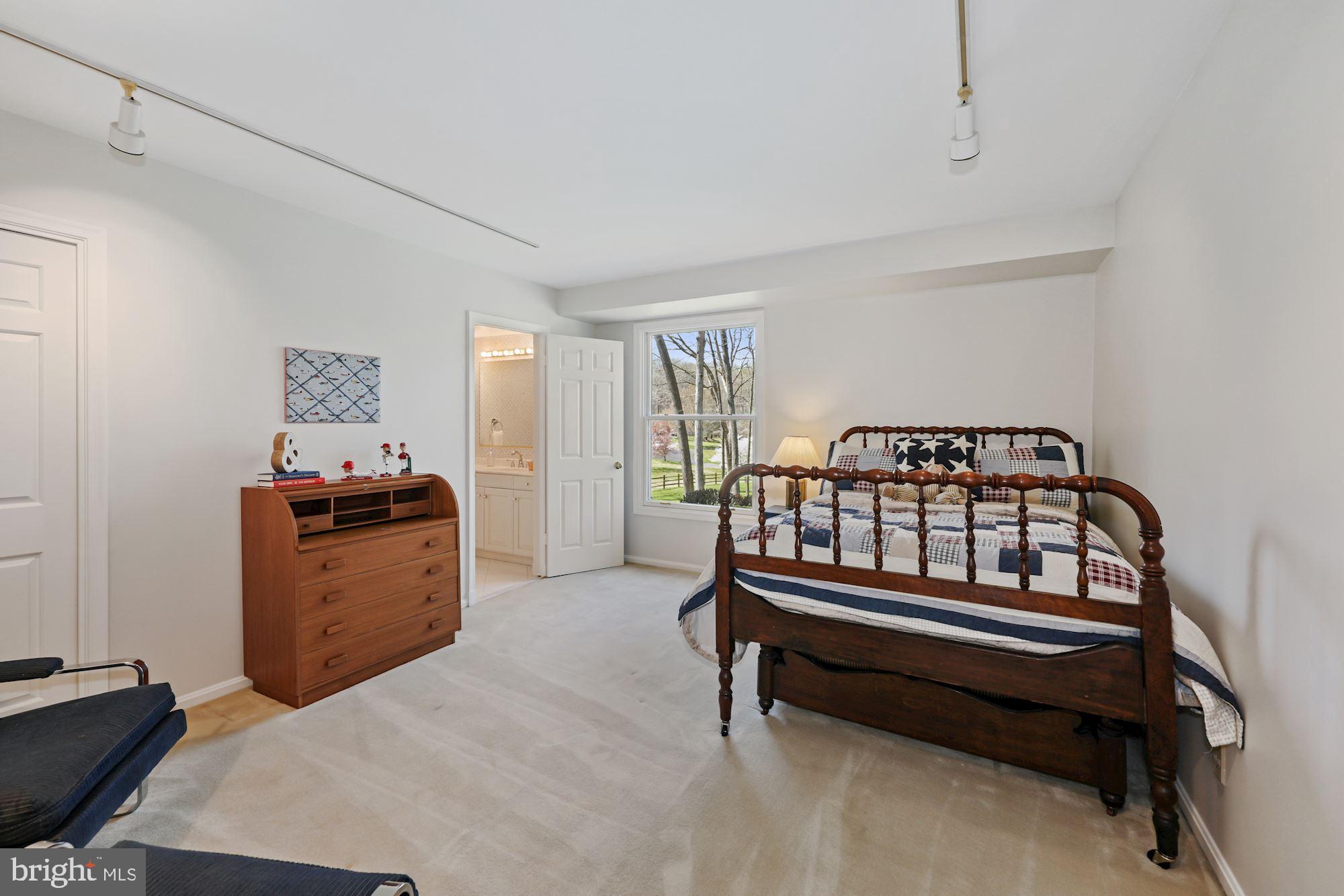 POTOMAC FALLS - Residential