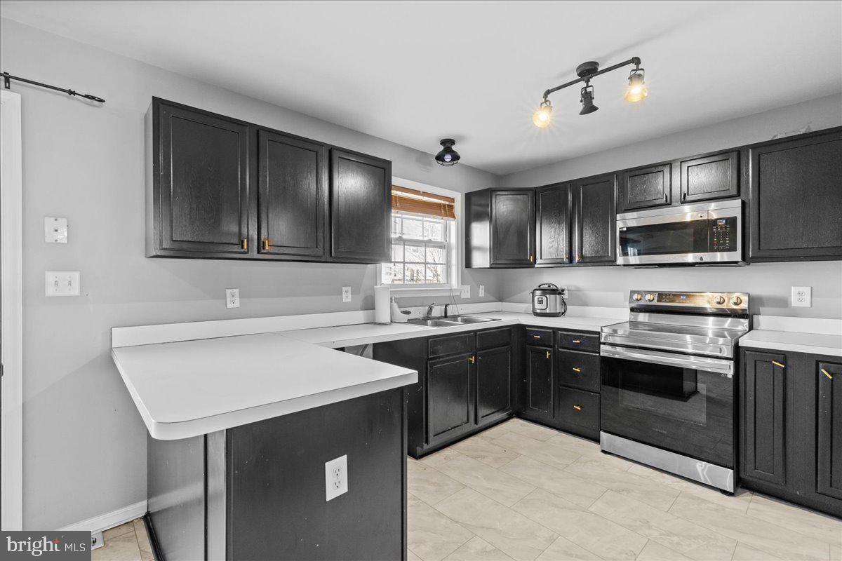 TOWNES OF INWOOD - Residential