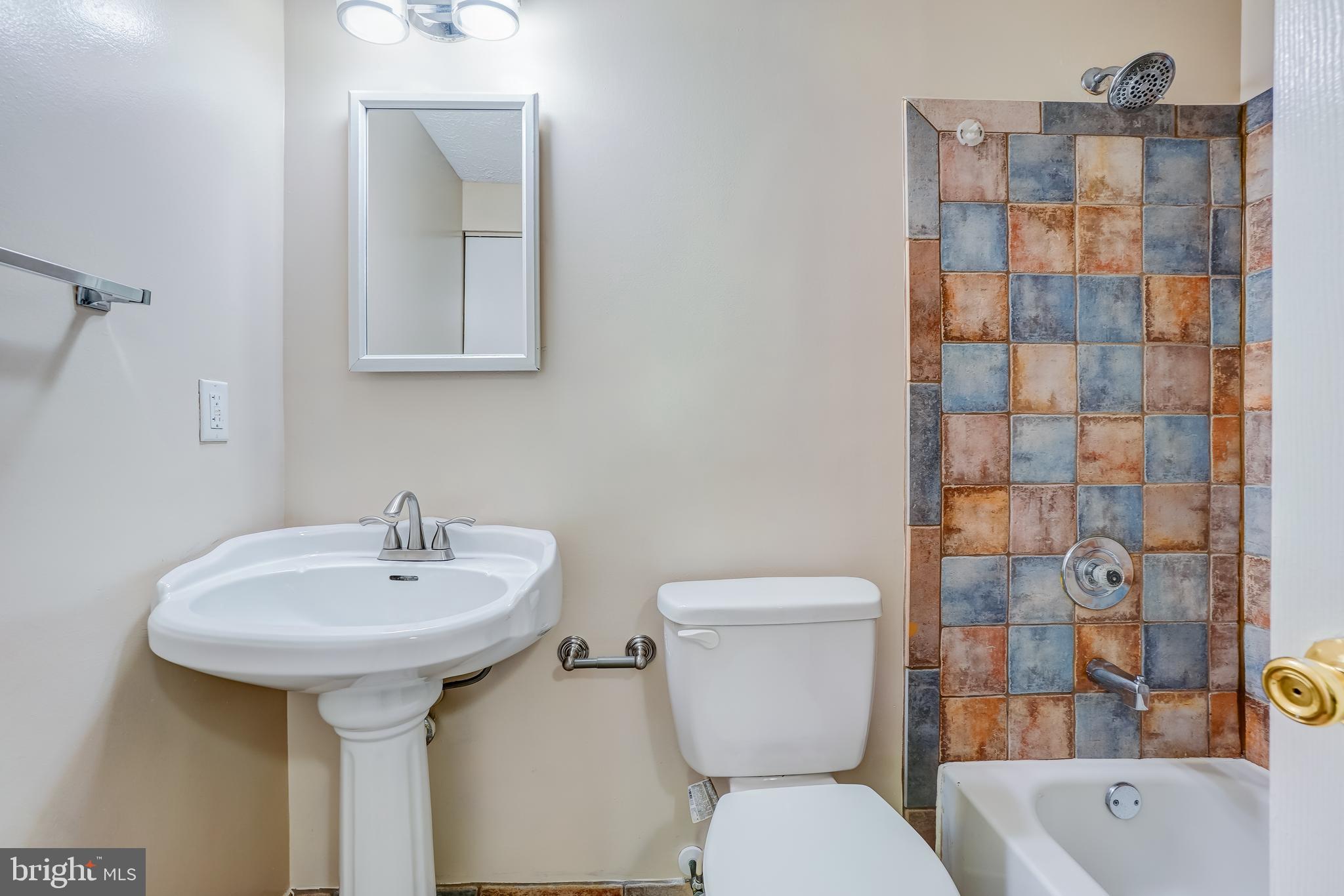 RIDGEVIEW ESTATES ADDITION - Residential Lease