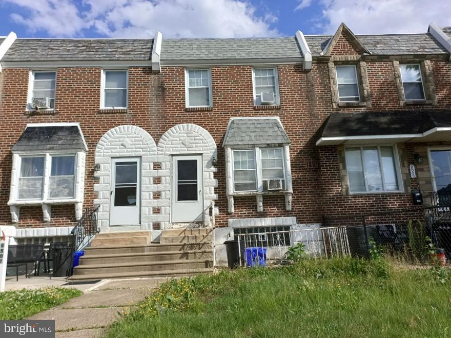 Nice 3-bedroom row house in northeast.  Great tenant paying $1,300/m. Seller prefers the property to be sold with tenancy. Investors make money right after settlement, but vacating the house is also optional if buyers so request. The property is priced to sell.