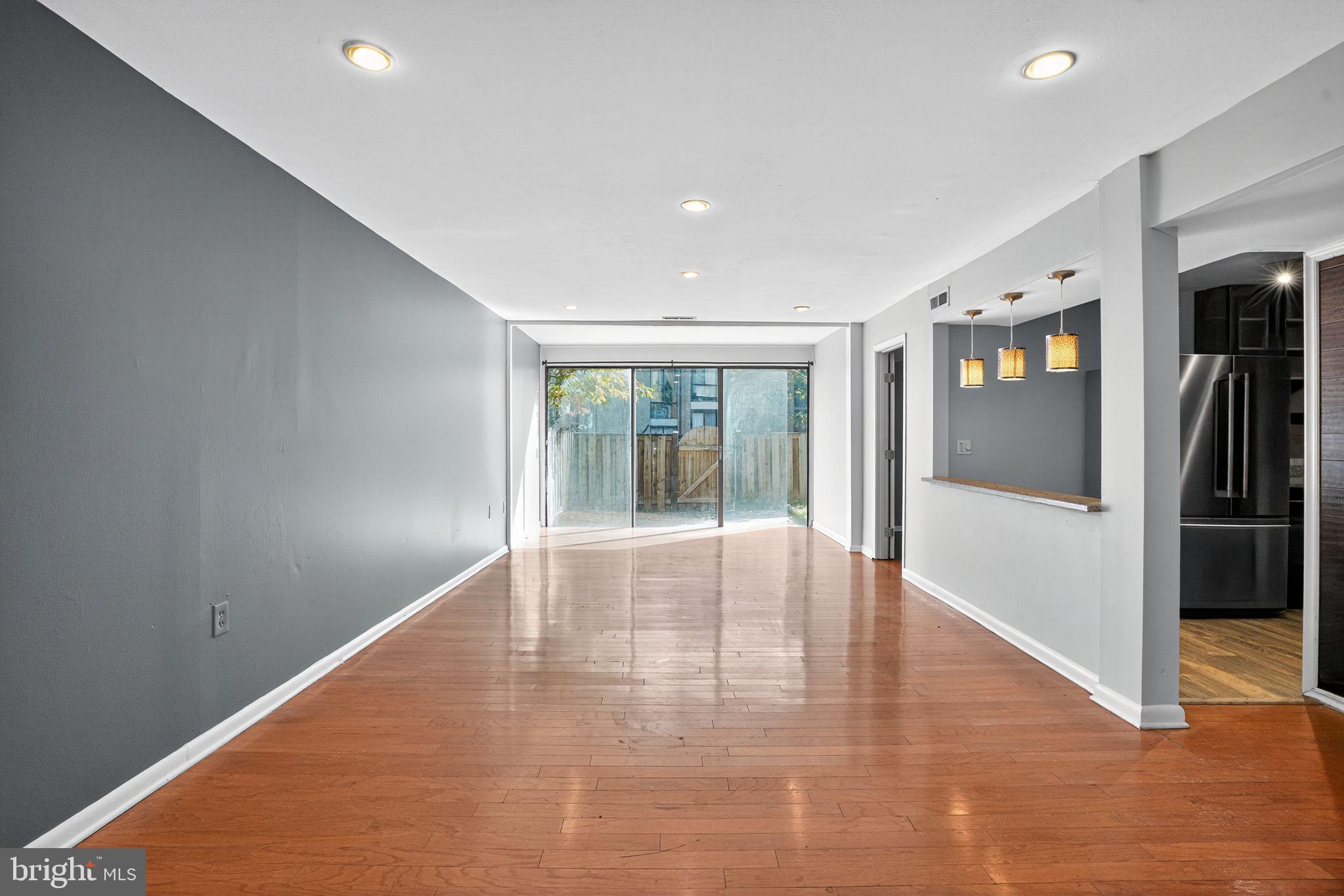 CHELSEA WOODS COURTS - Residential