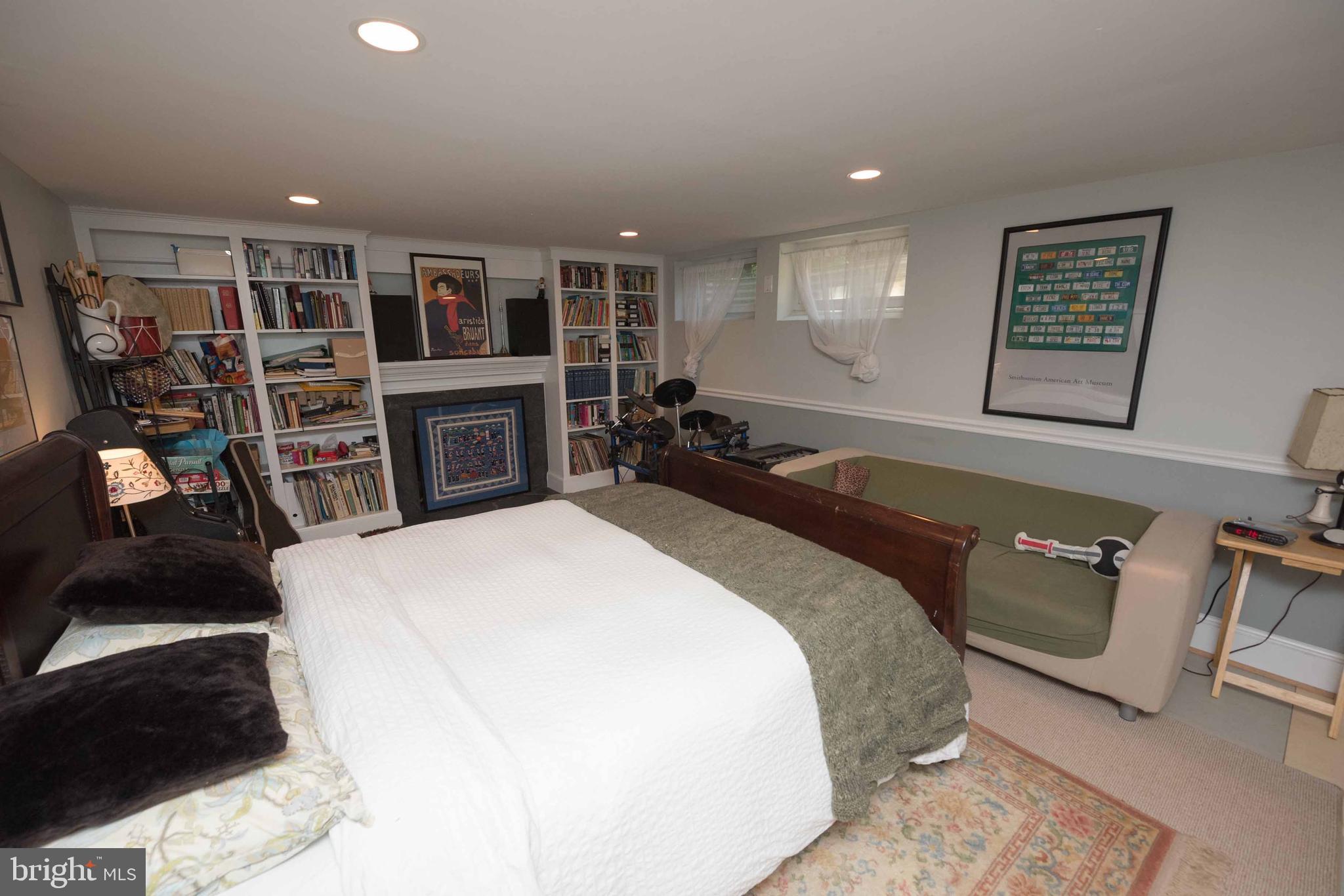 HIGHLAND PARK - Residential Lease