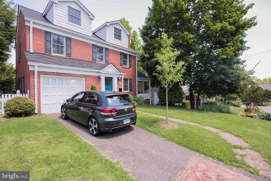 TONS OF SPACE AND ONLY FOUR BLOCKS TO EFC METRO.  Gorgeous three-level Colonial with four large bedrooms and almost 2,500 square feet of space. Lots of updates while retaining its Colonial charm. 

The ground floor features a fully screened porch, spacious living, dining, and family rooms, and large kitchen with island and new appliances.  The laundry room is also conveniently on this level, with units on pedestals for ease of use.

The upstairs houses four bedrooms, including a huge primary bedroom with elevated ceilings, walk-in closet and ensuite bathroom.  It also has its own dedicated heating/cooling zone for 24/7 comfort.  Above it all is a fully insulated attic, accessible by stairs and with even more storage space.

A finished basement with full bath provides a great space for a rec room or guest suite, while the fenced yard completes a great outdoor space.

Located in the desirable Highland Park neighborhood within the Yorktown (Arlington) high school pyramid, just 4 blocks to the East Falls Church Metro and Interstate 66.