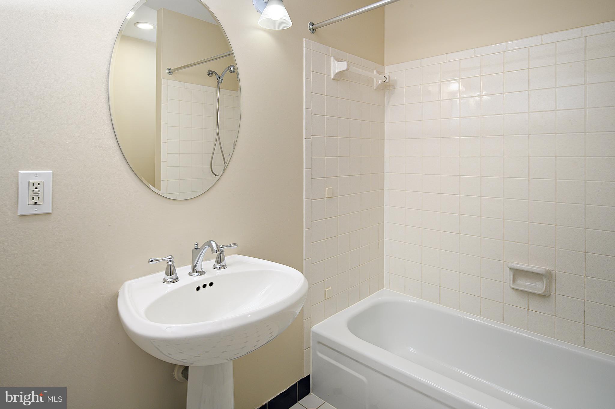 QUINCE ORCHARD VALLEY - Residential