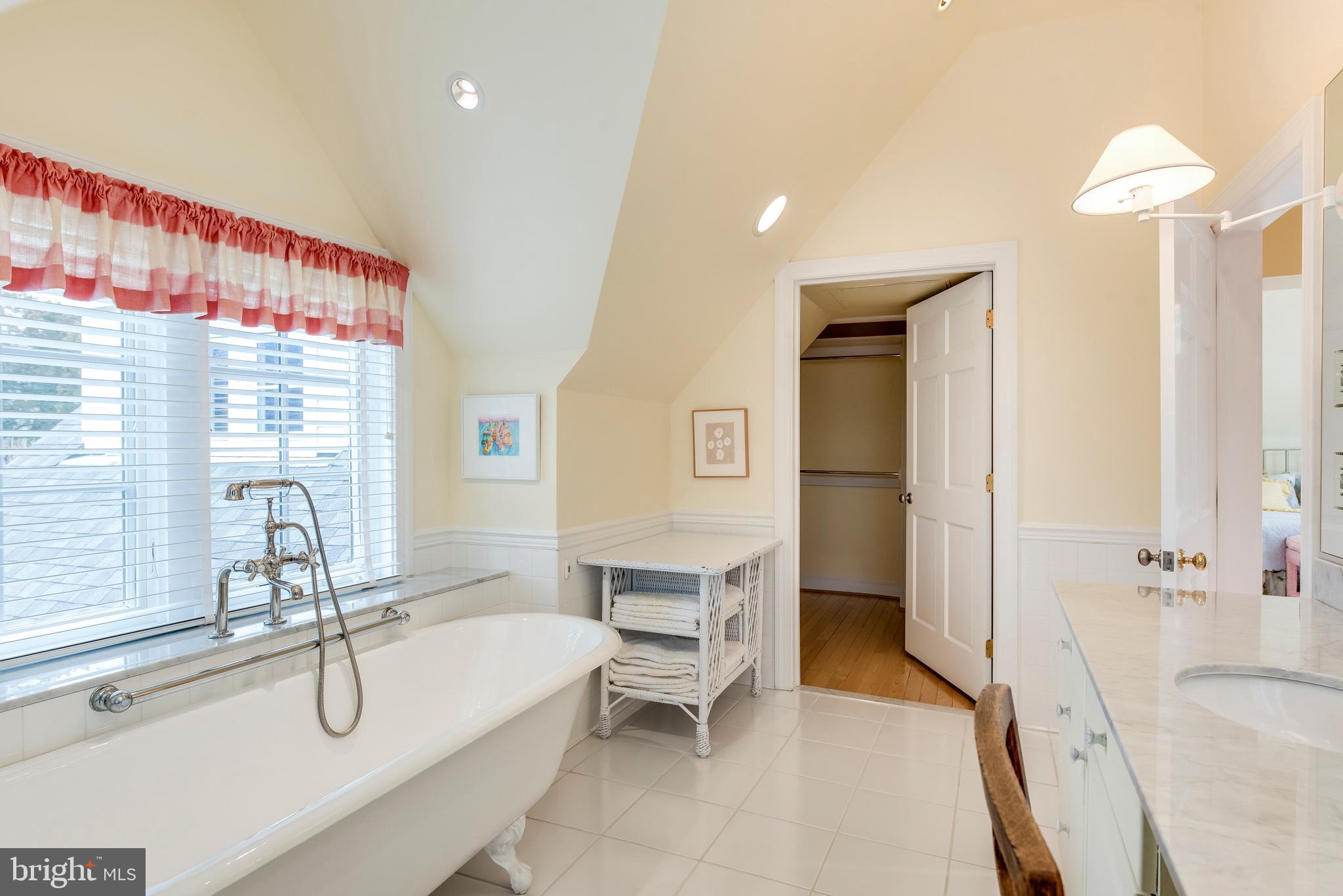 WIMBLEDON FARMS - Residential