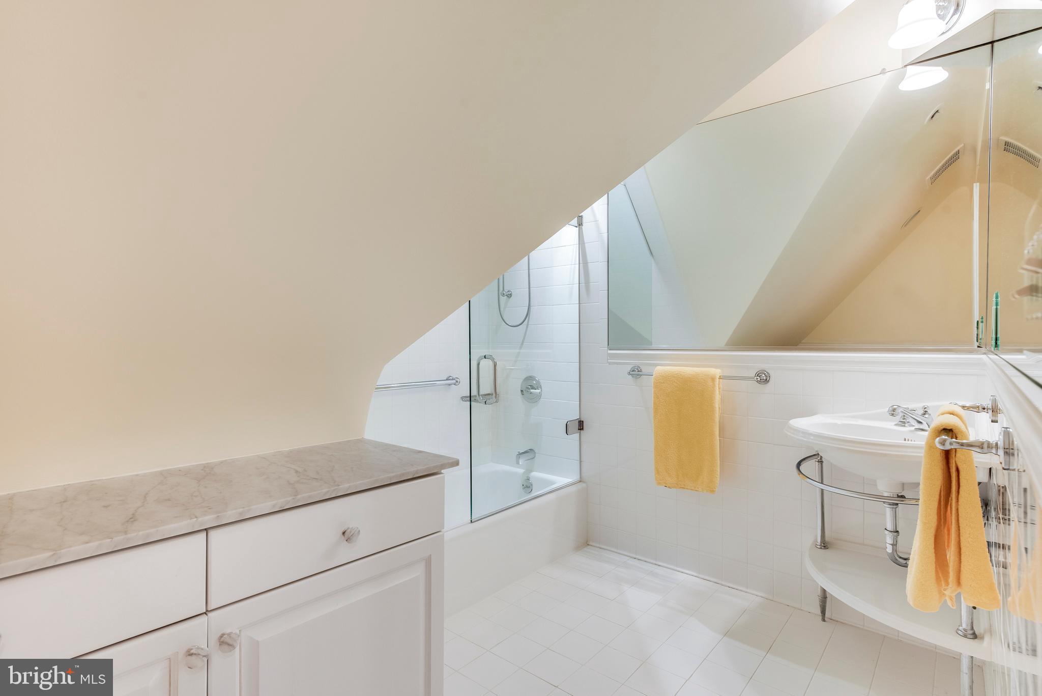 WIMBLEDON FARMS - Residential