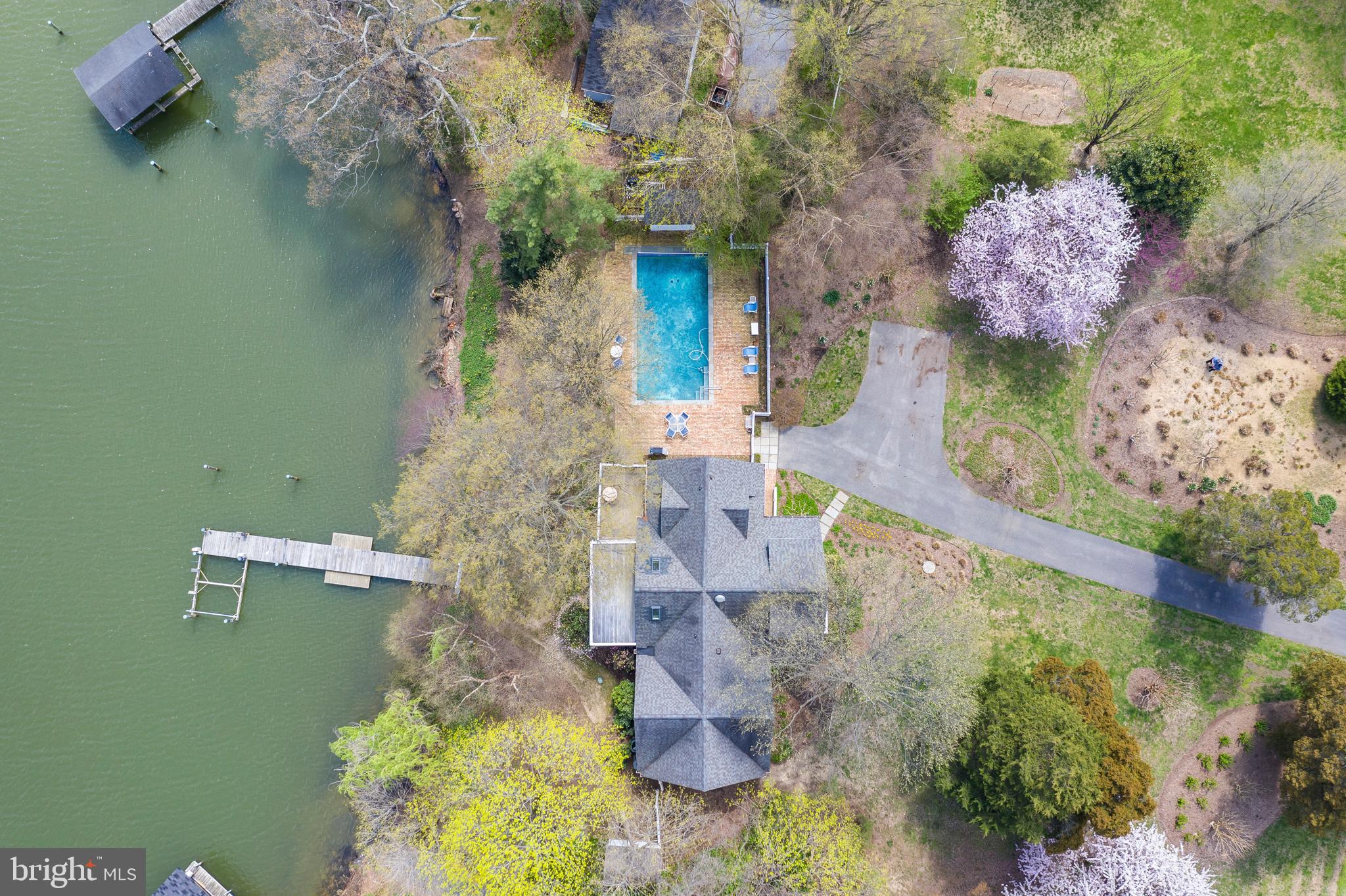 WIMBLEDON FARMS - Residential