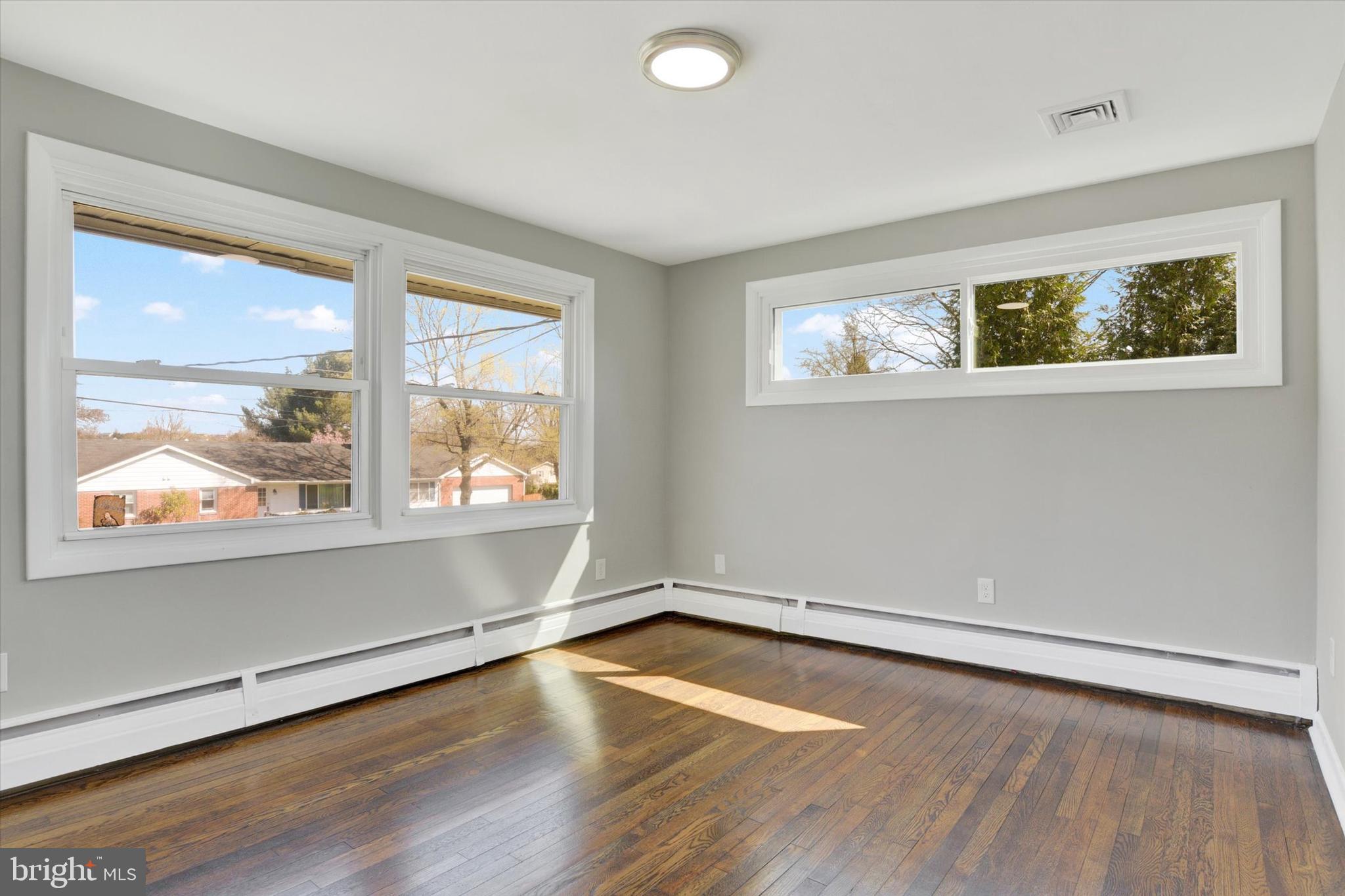 WINDSOR FARMS - Residential