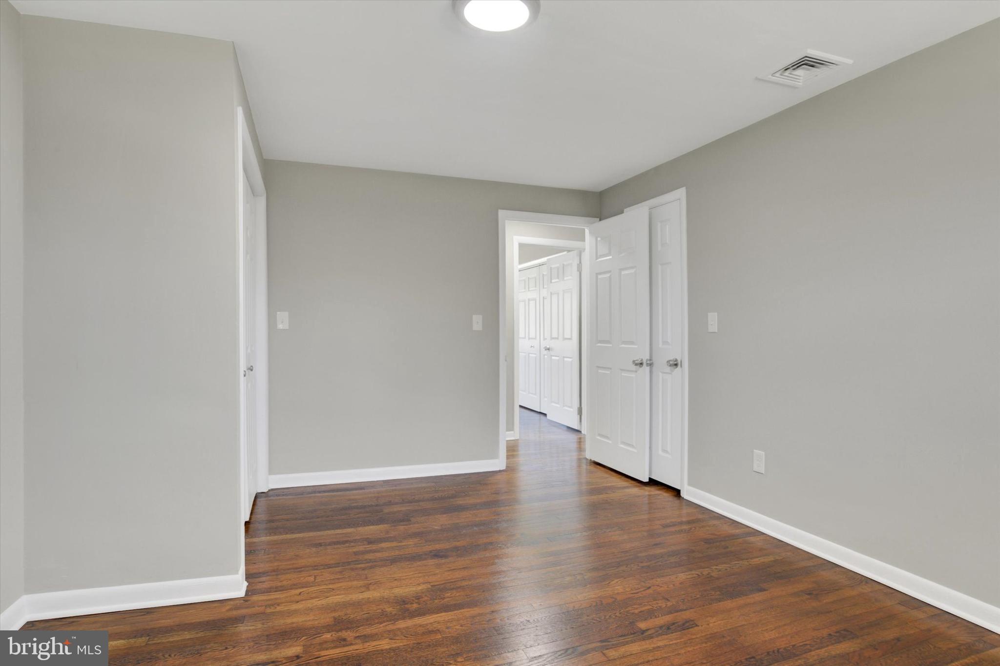 WINDSOR FARMS - Residential