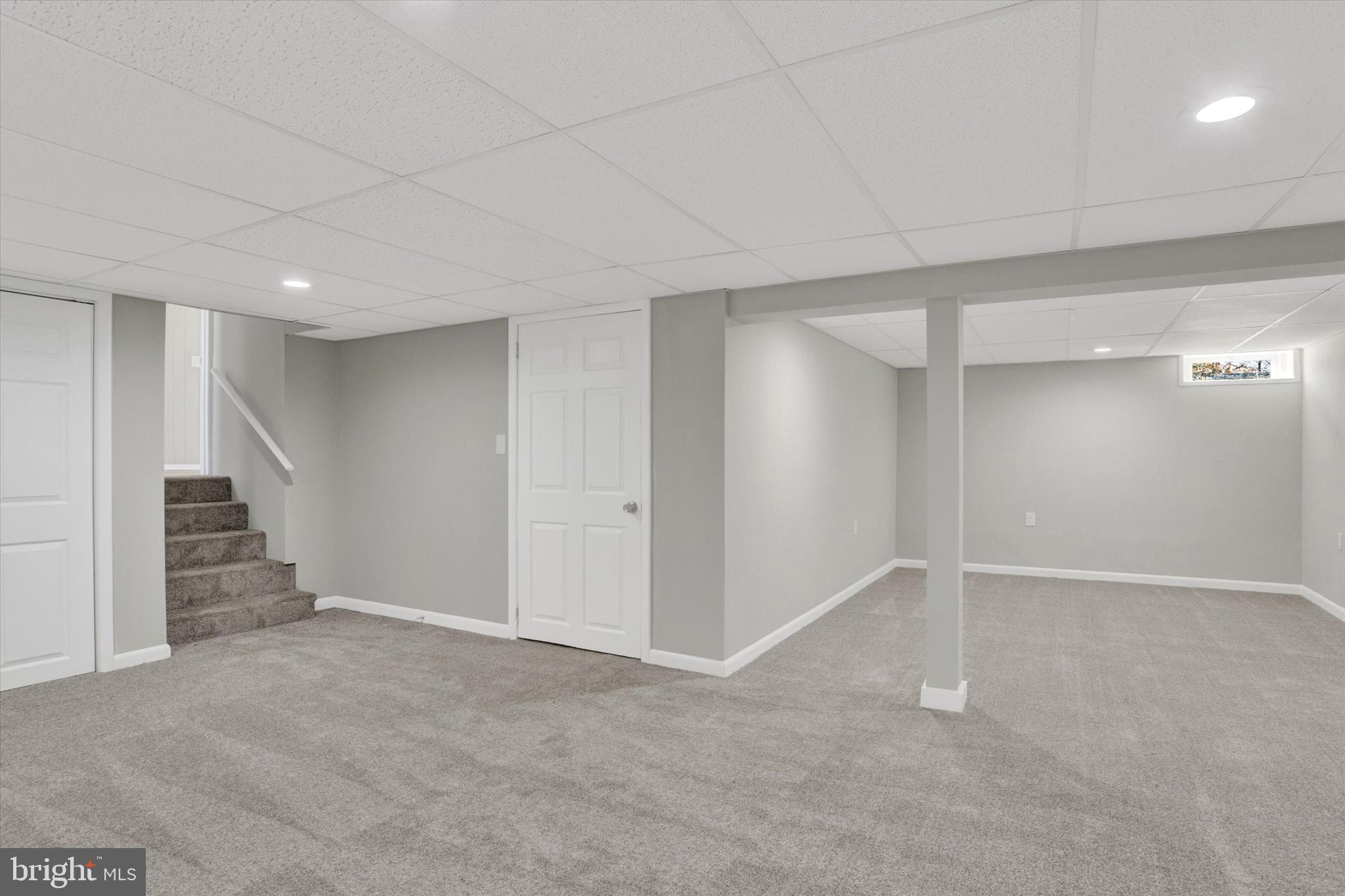 WINDSOR FARMS - Residential