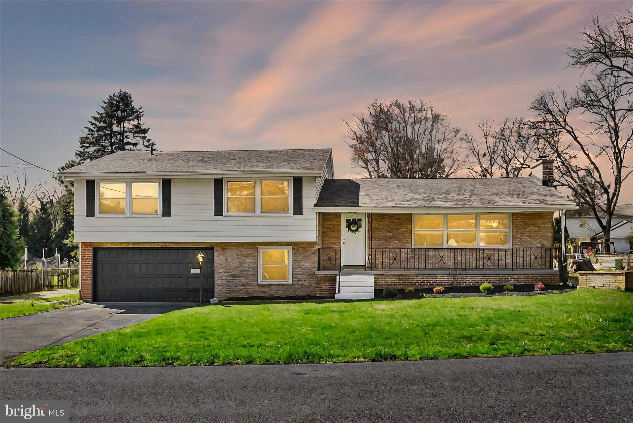 WINDSOR FARMS - Residential