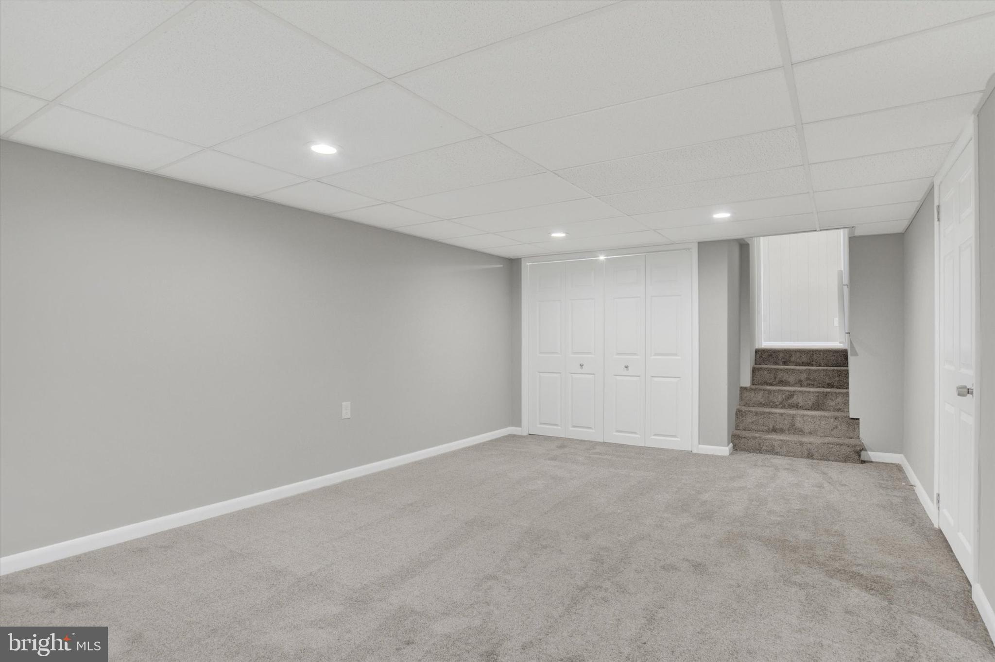 WINDSOR FARMS - Residential