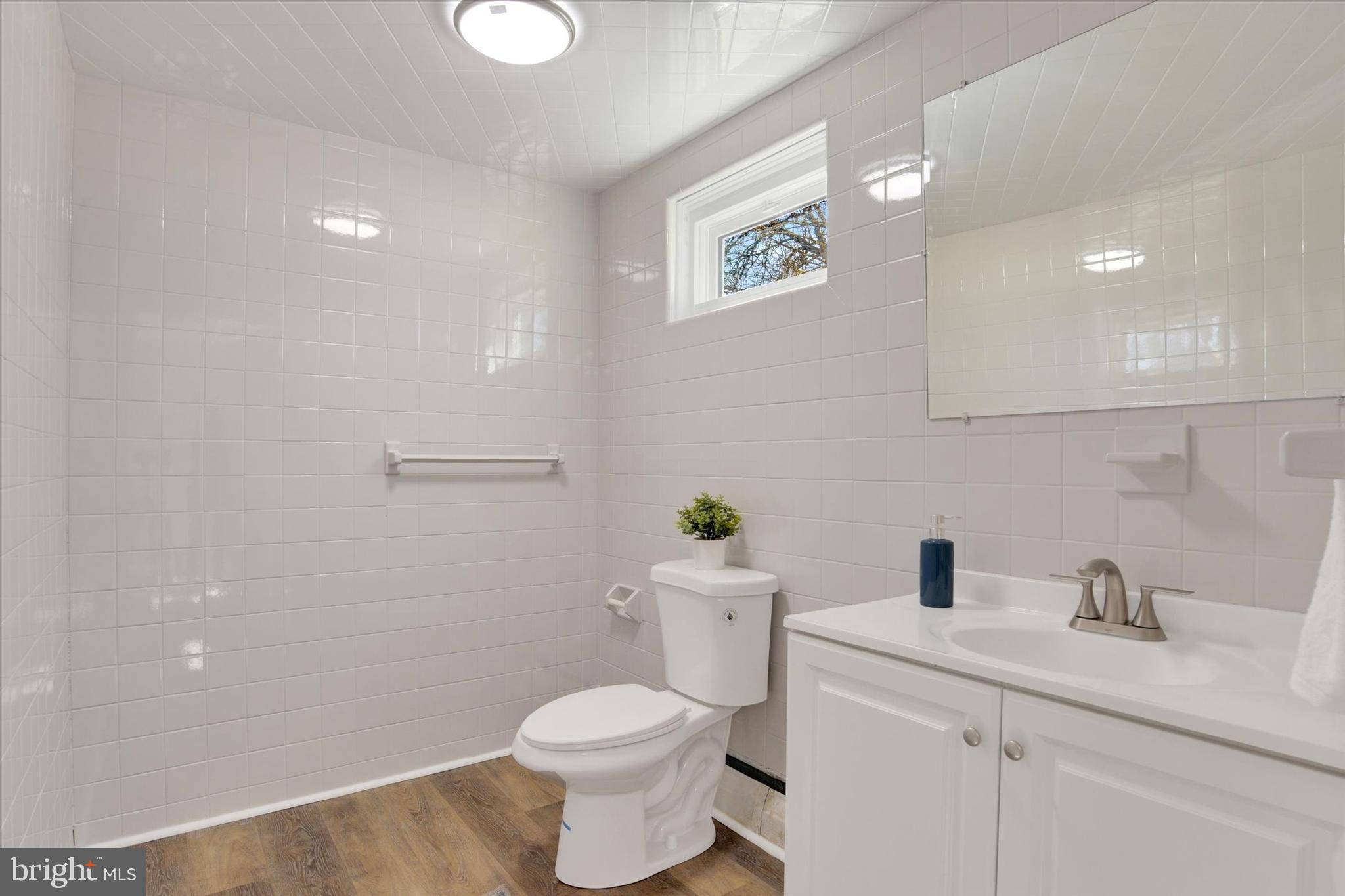 WINDSOR FARMS - Residential