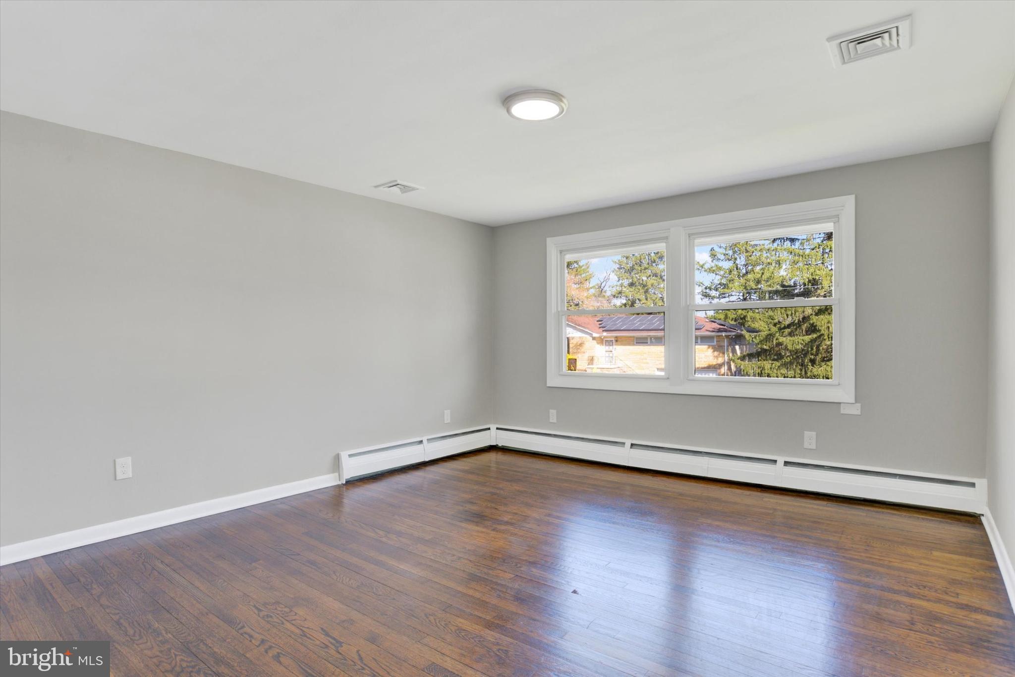 WINDSOR FARMS - Residential