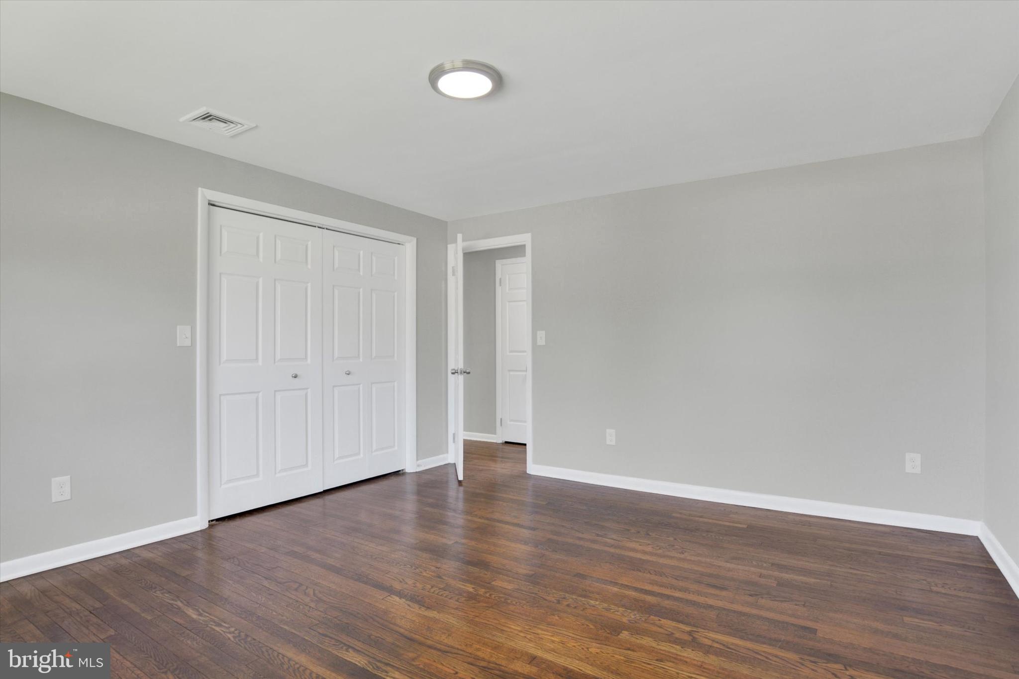 WINDSOR FARMS - Residential