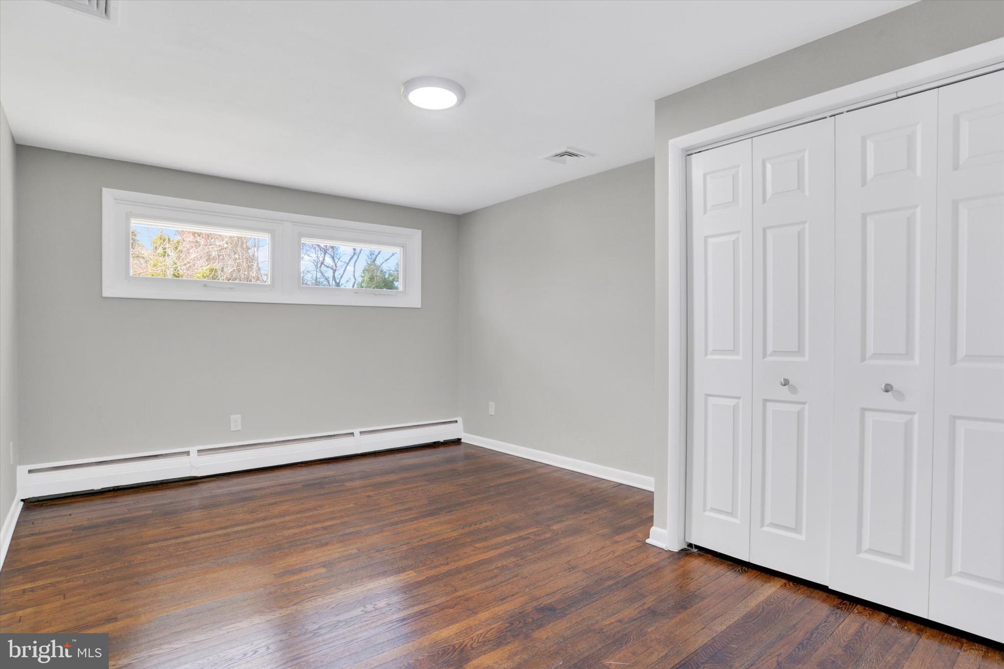 WINDSOR FARMS - Residential