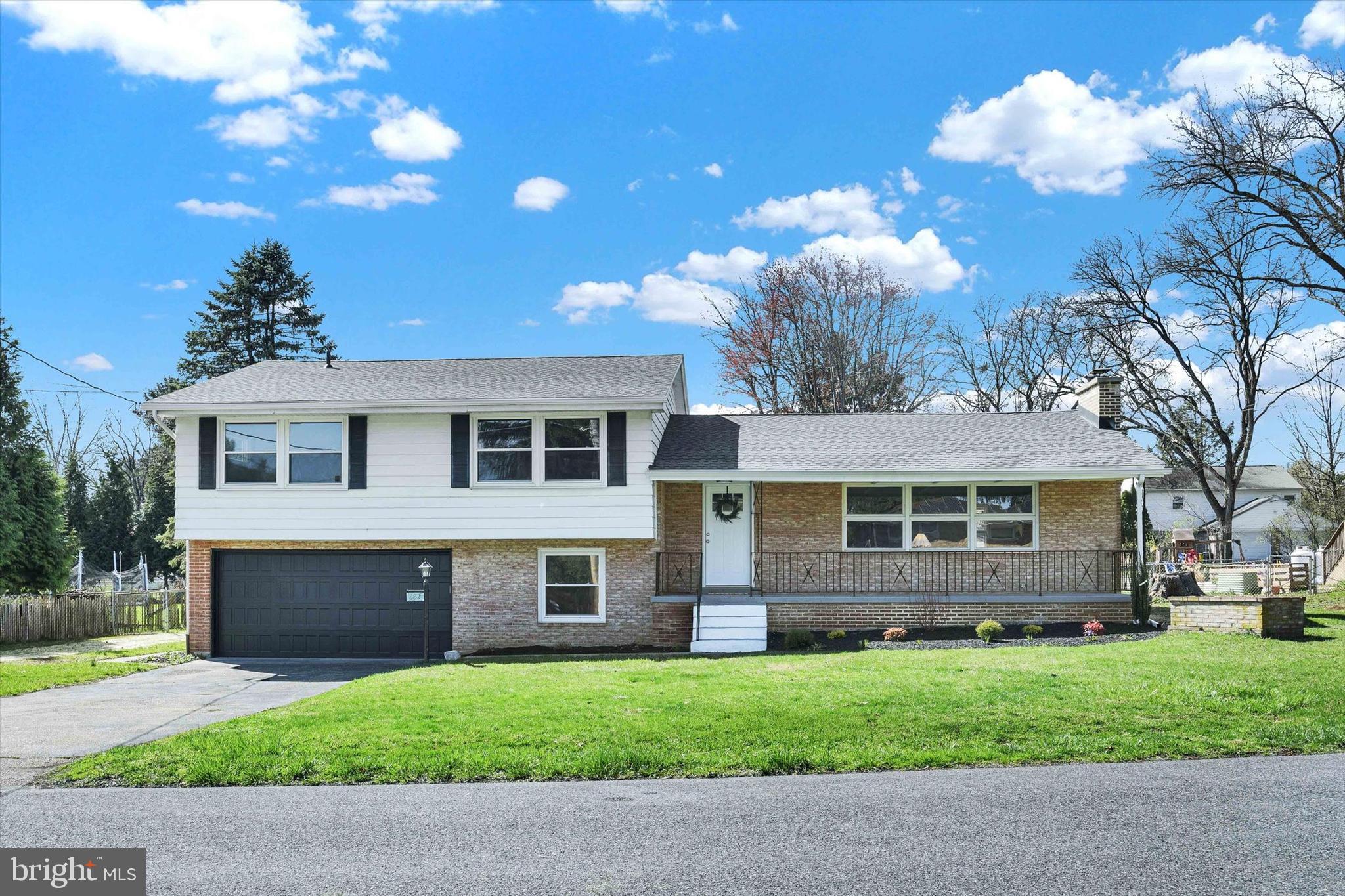 WINDSOR FARMS - Residential