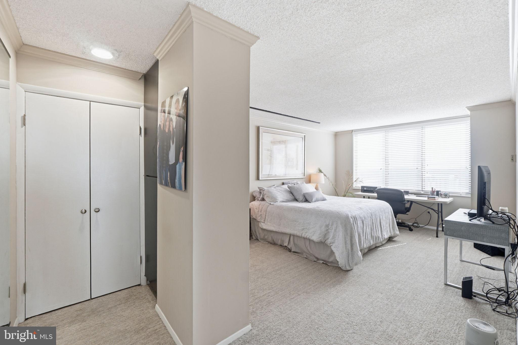 PROMENADE TOWERS - Residential