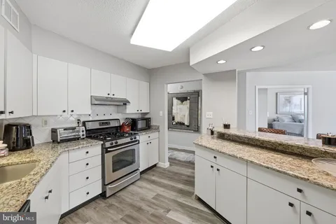 5225 Pooks Hill Road Unit 1401N, Bethesda, MD 20814 - #: MDMC2218058