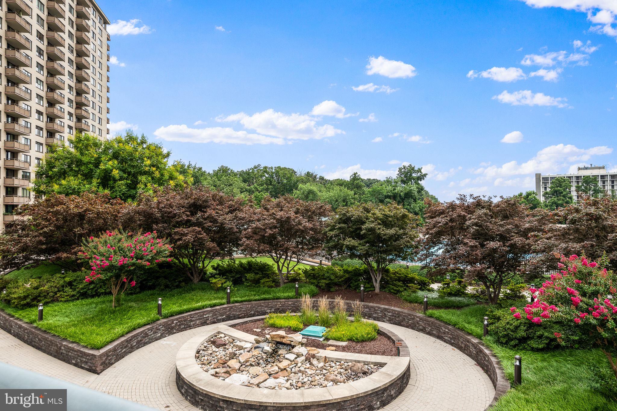 PROMENADE TOWERS - Residential