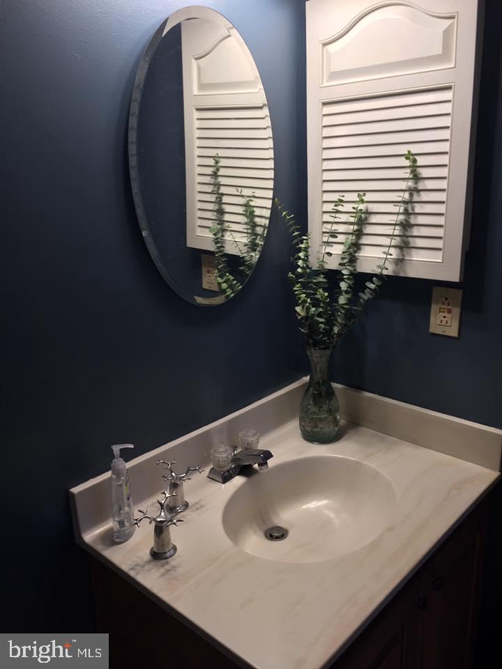 LYON PARK - Residential Lease