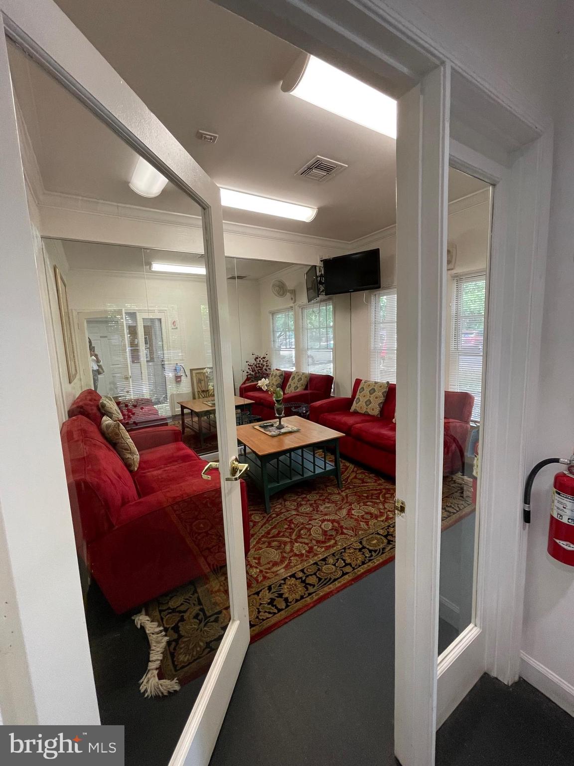 OAK PARK CONDO - Residential Lease