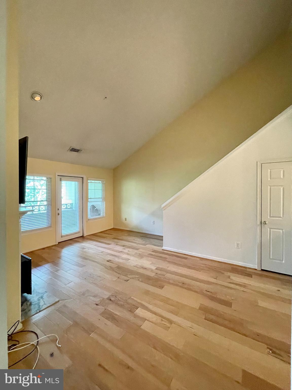 OAK PARK CONDO - Residential Lease