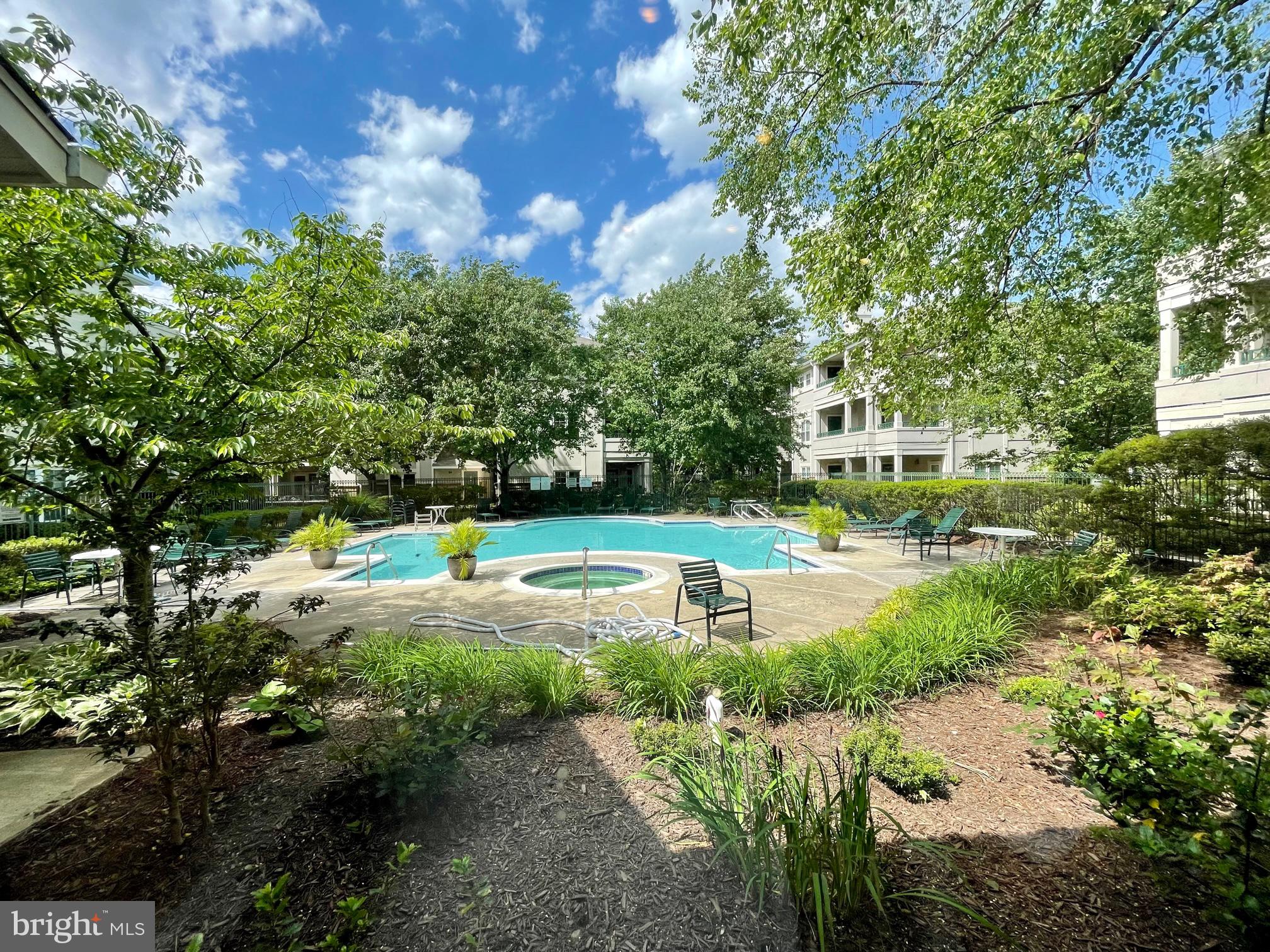 OAK PARK CONDO - Residential Lease