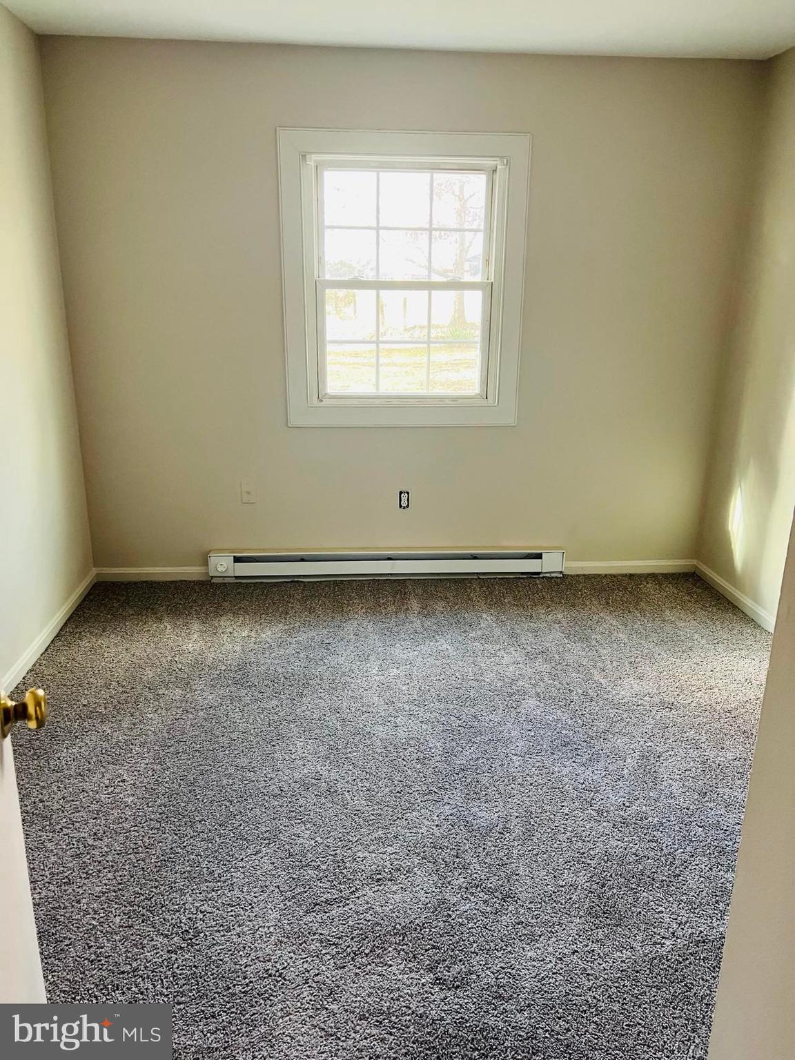 BREEZY KNOLL - Residential