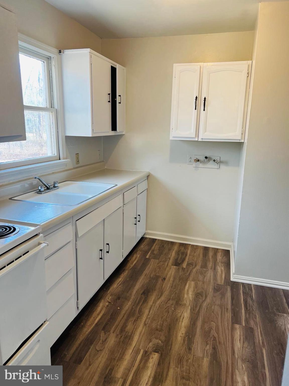 BREEZY KNOLL - Residential