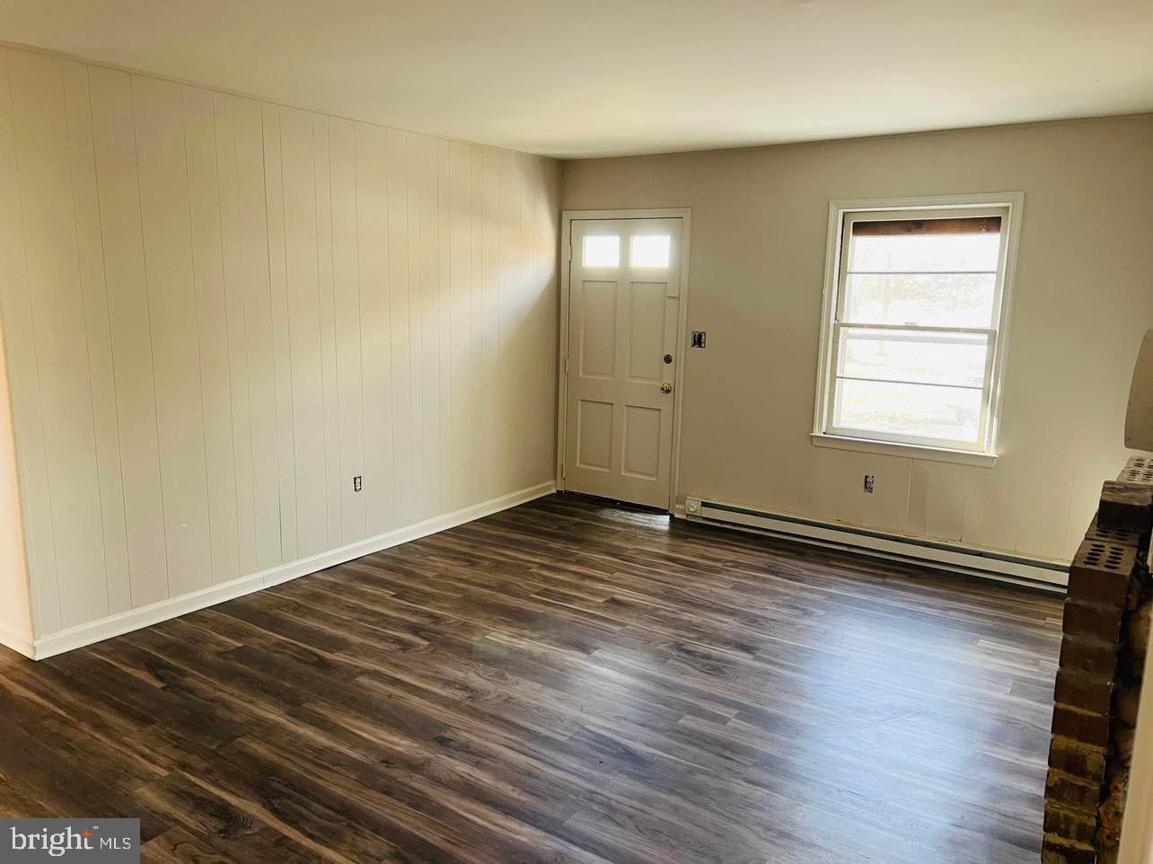 BREEZY KNOLL - Residential