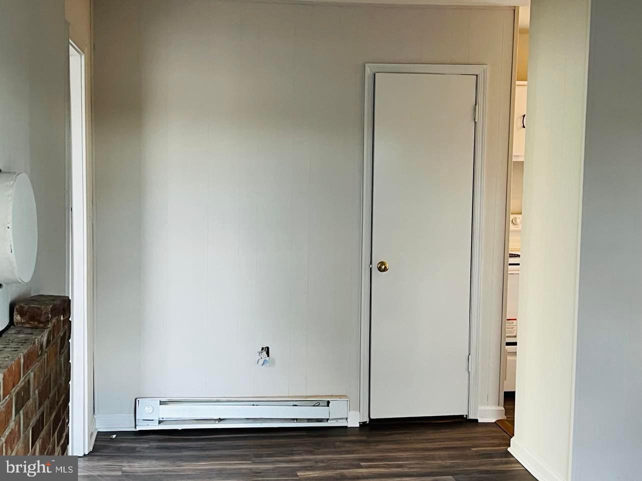 BREEZY KNOLL - Residential