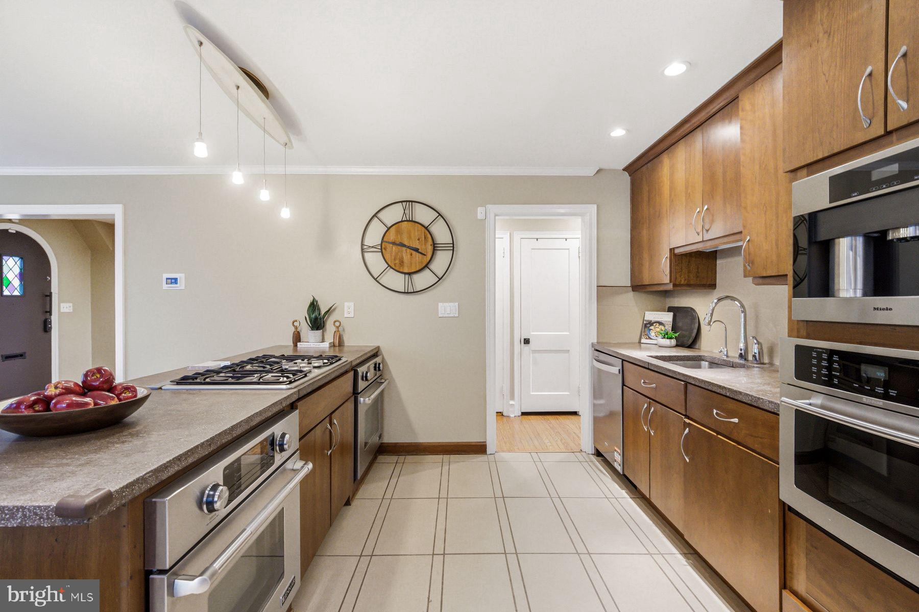 COLLEGE PARK - Residential