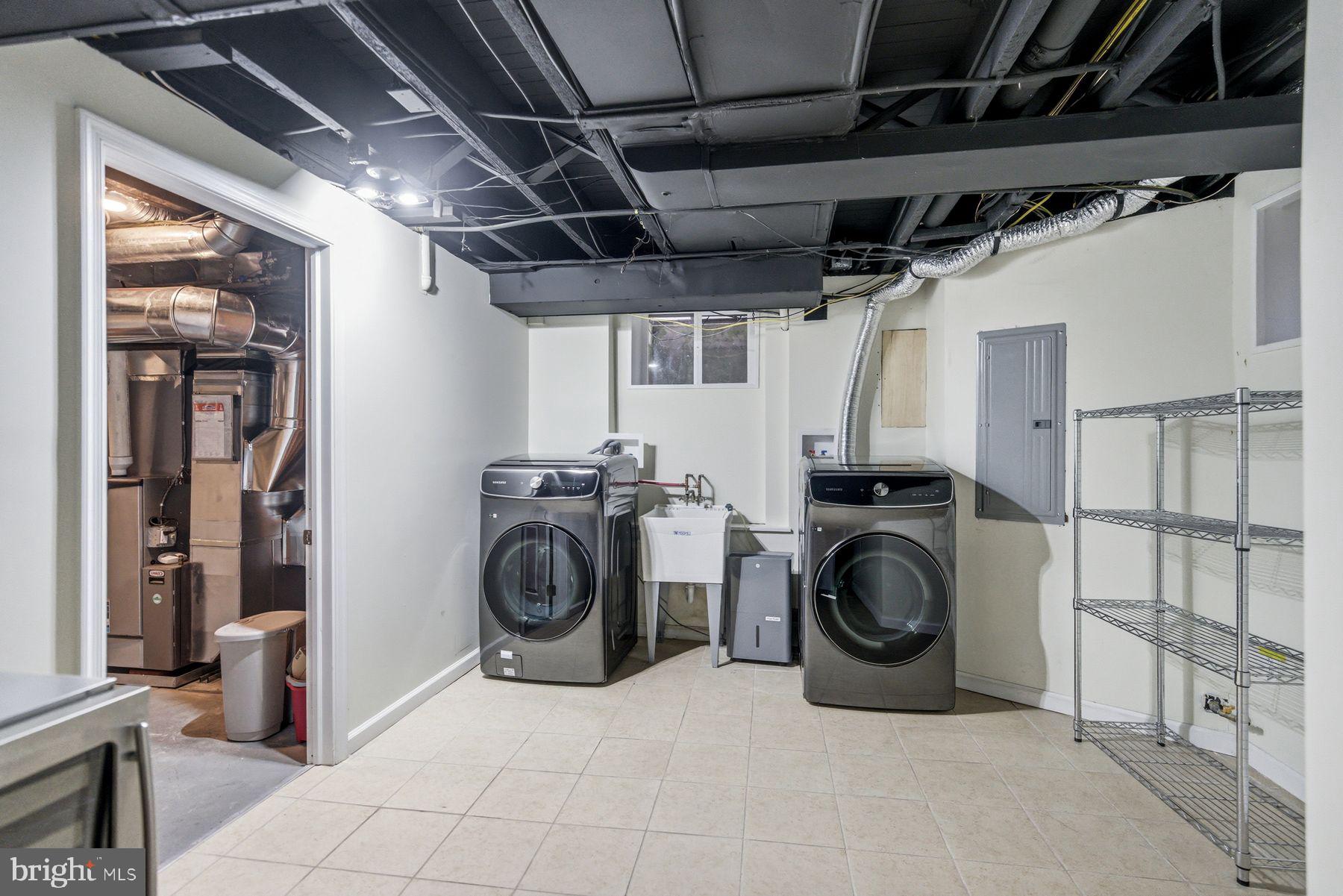 COLLEGE PARK - Residential