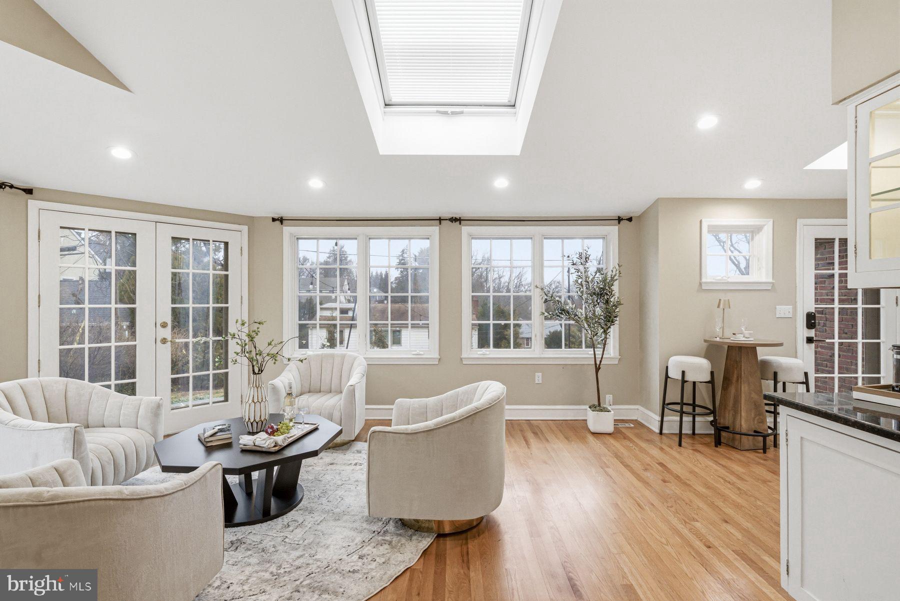 COLLEGE PARK - Residential