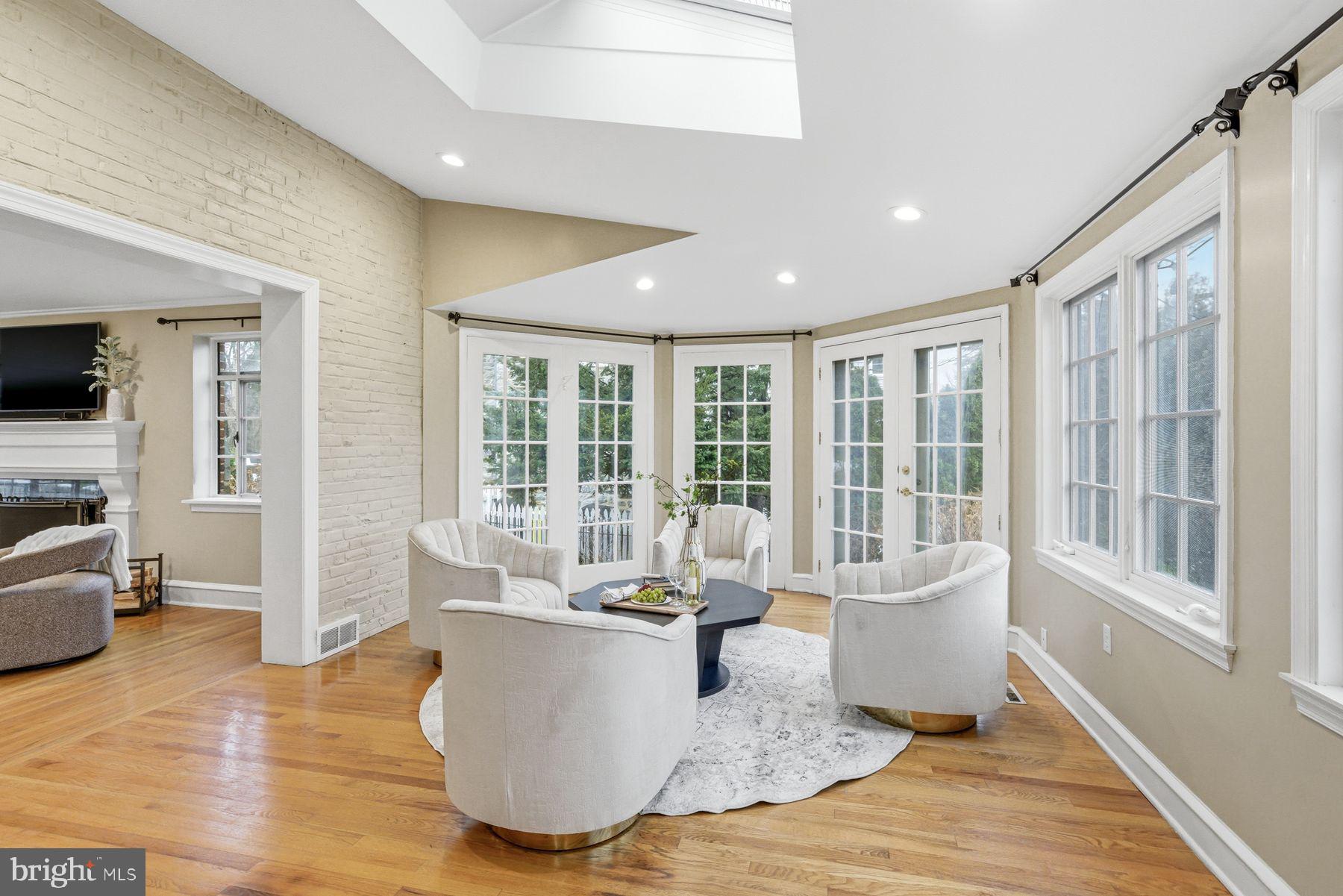 COLLEGE PARK - Residential