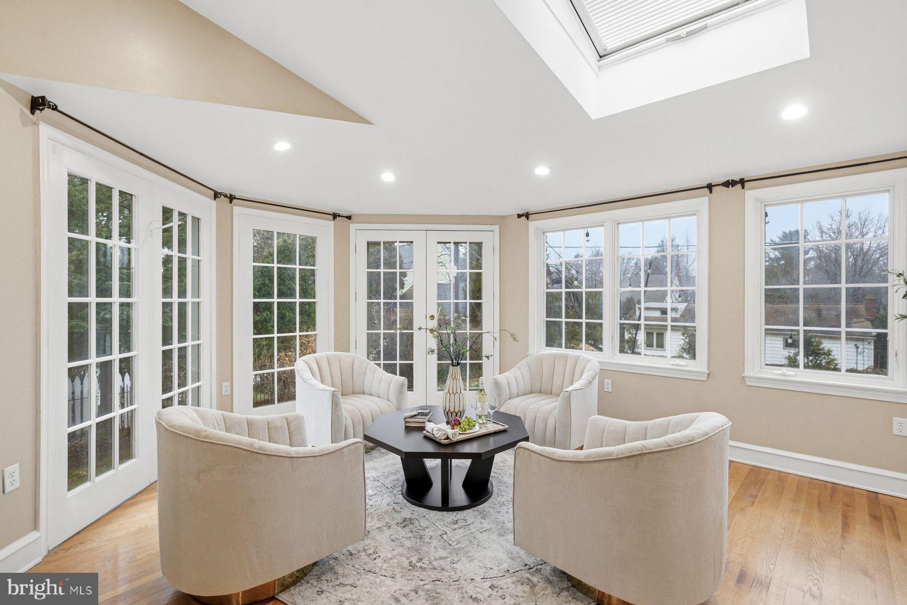 COLLEGE PARK - Residential