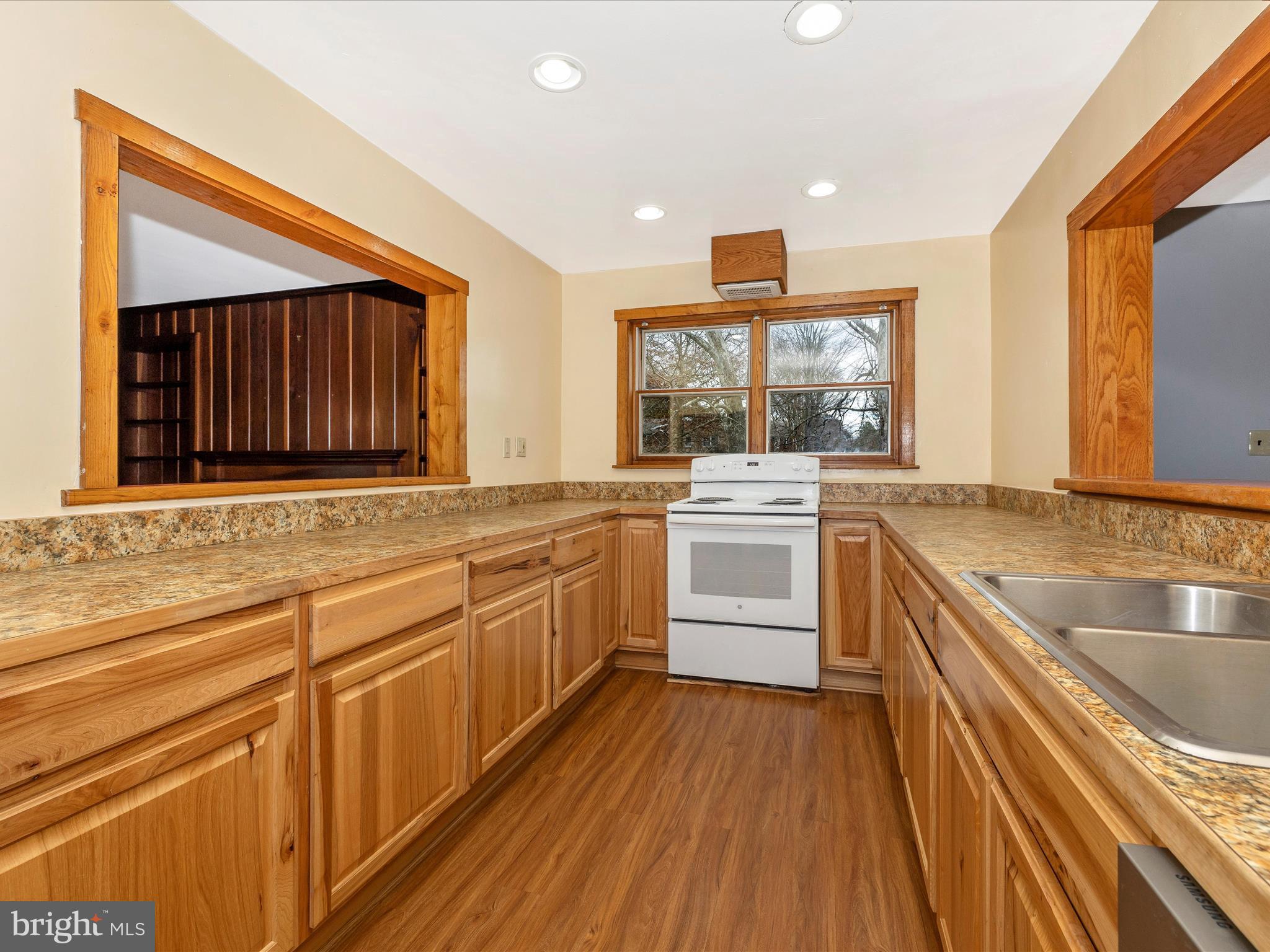 VILLA ESTATES - Residential