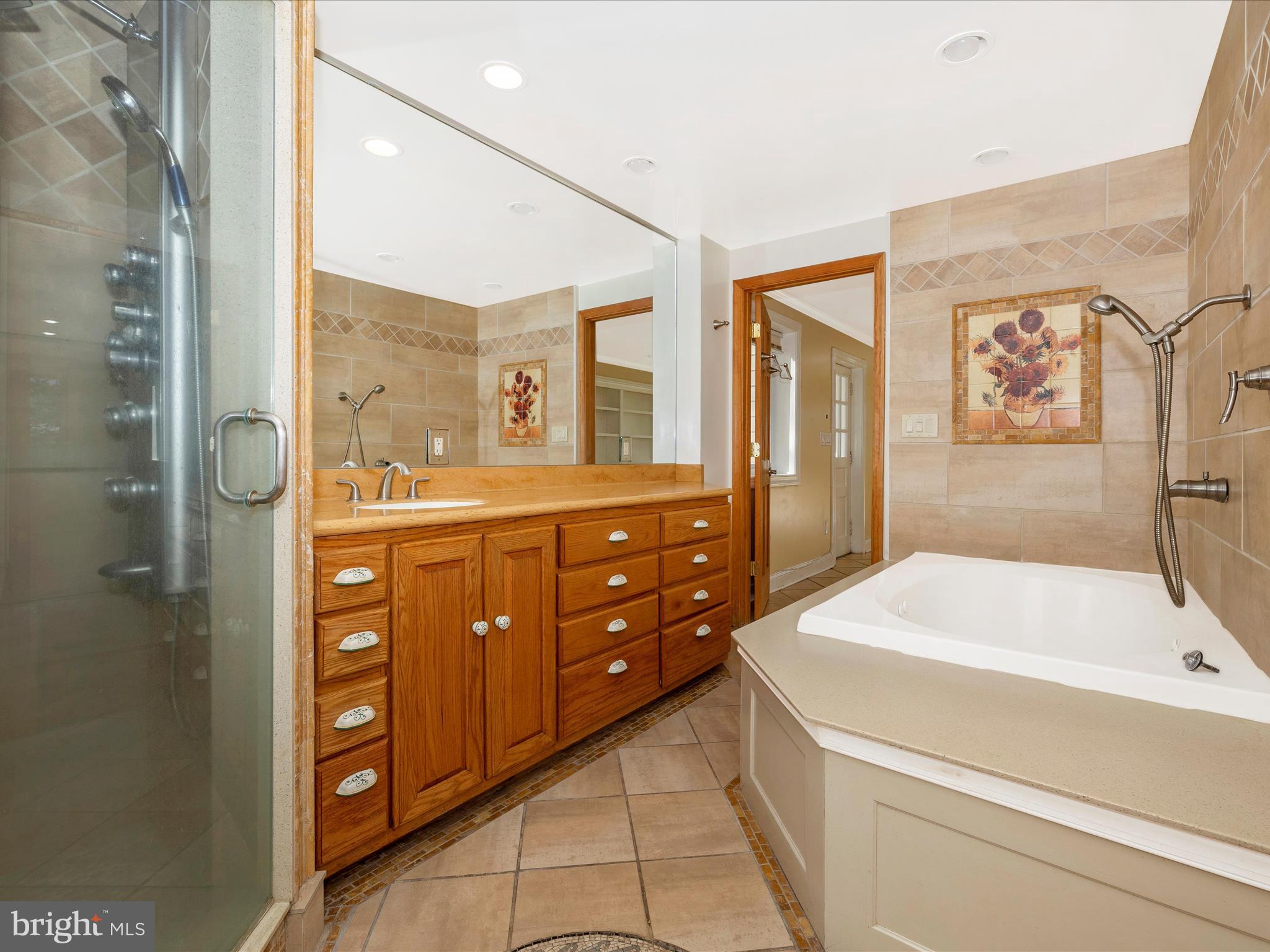 VILLA ESTATES - Residential