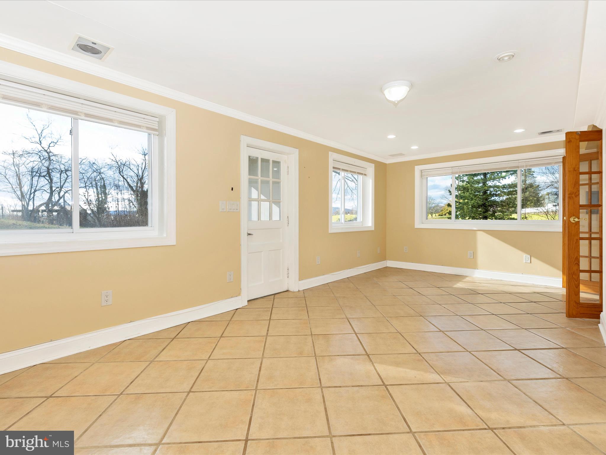 VILLA ESTATES - Residential