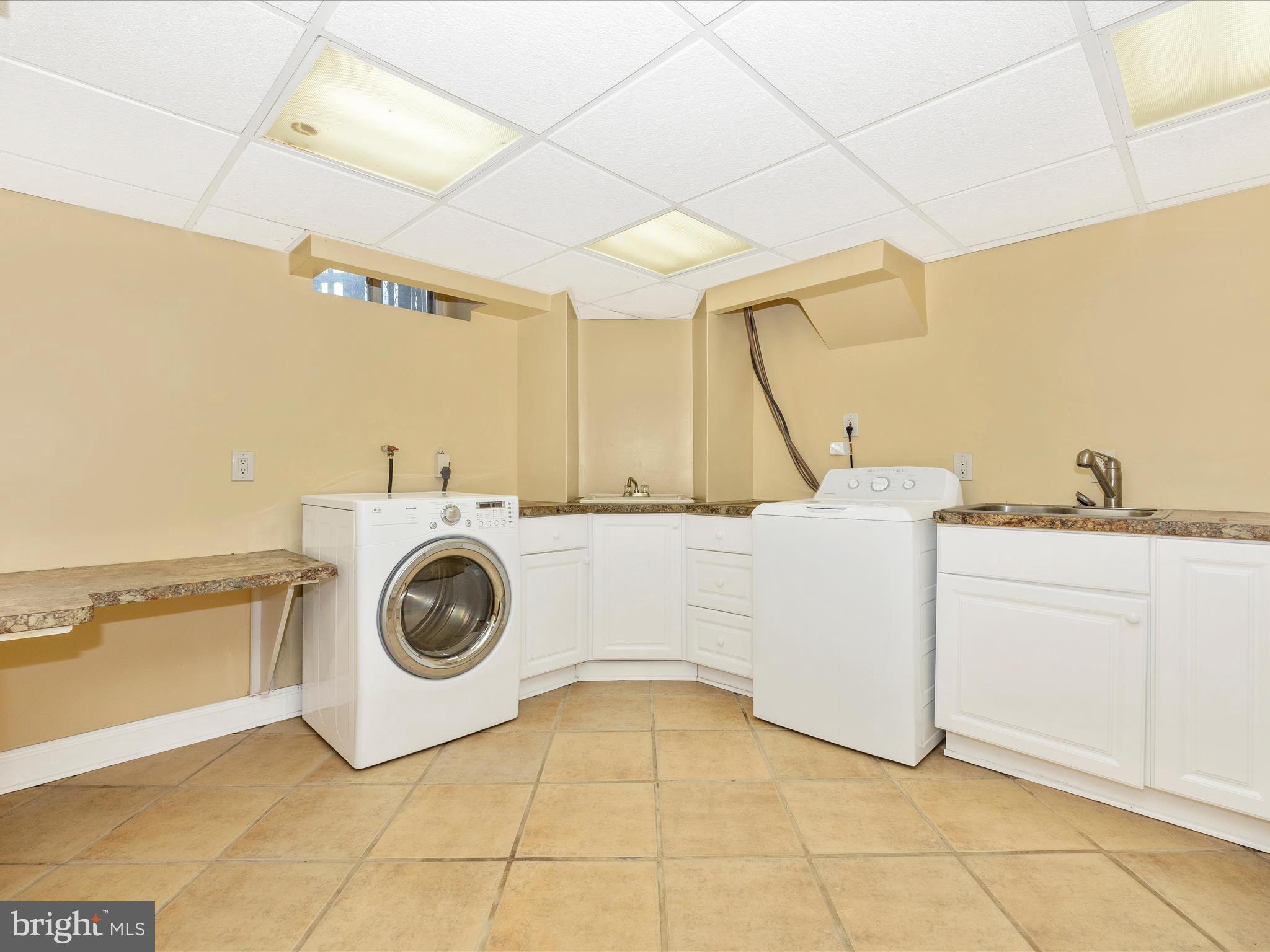 VILLA ESTATES - Residential