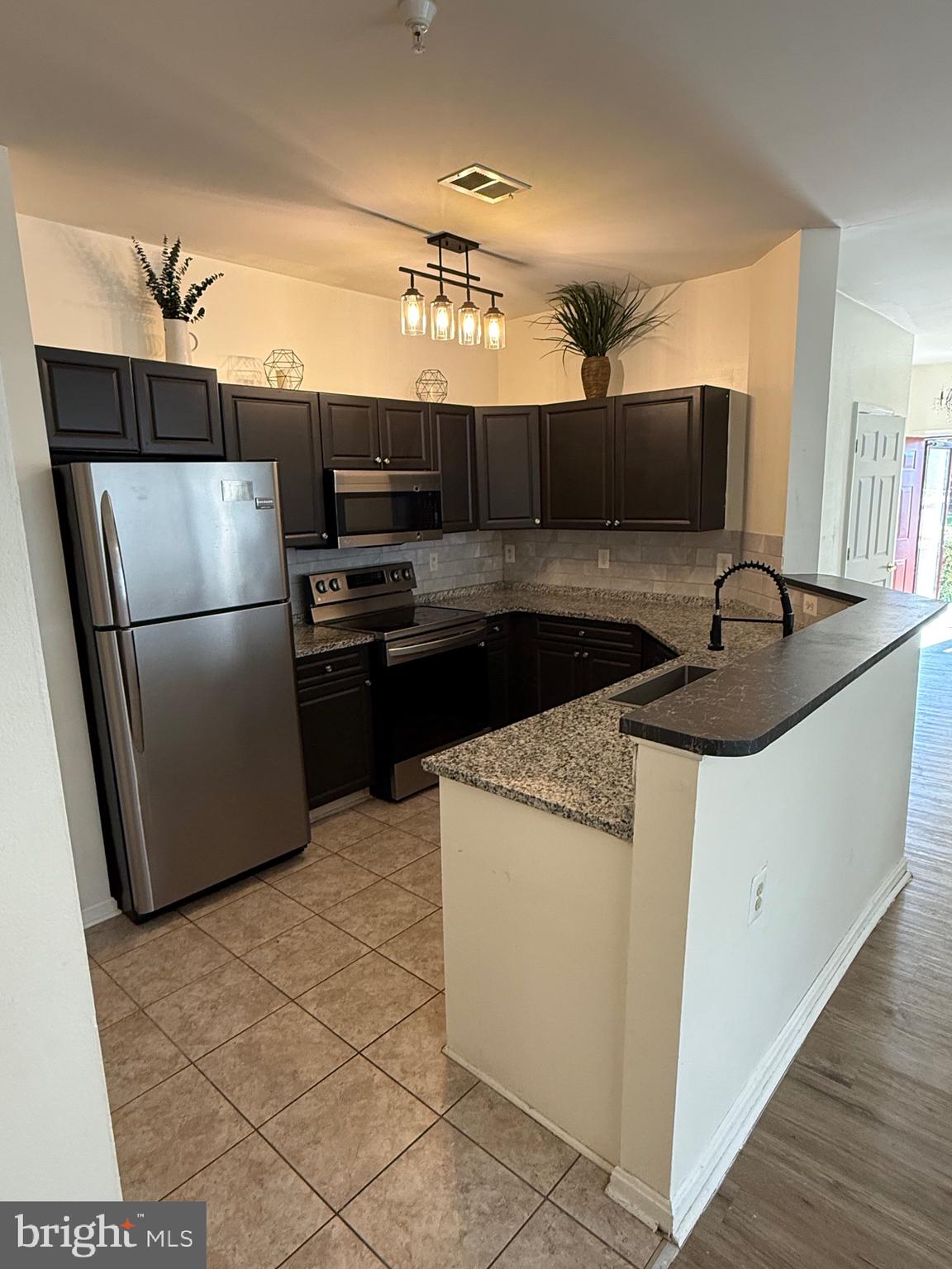 WINDSOR CROSSING - Residential