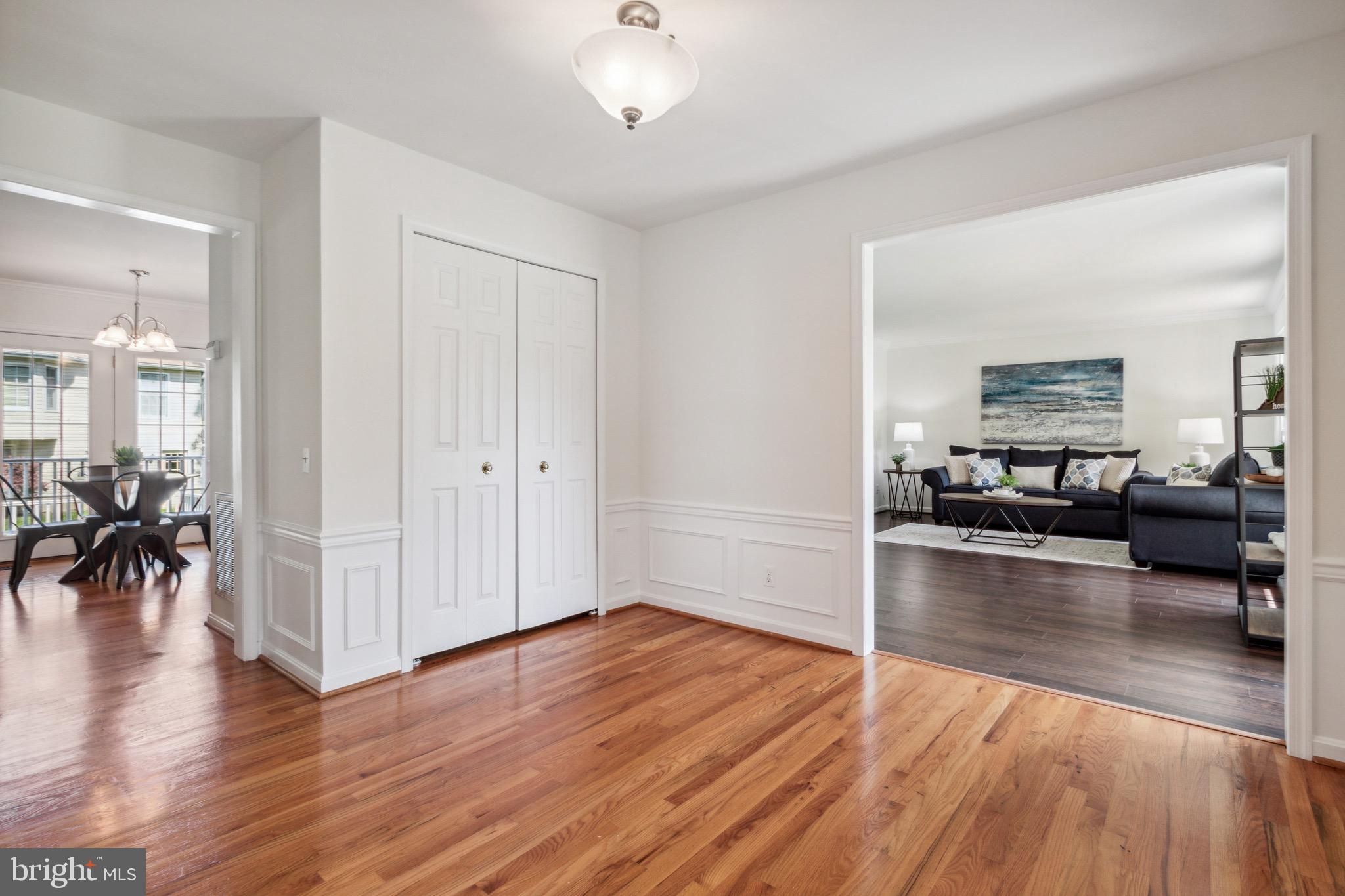 ENGLAND RUN - Residential