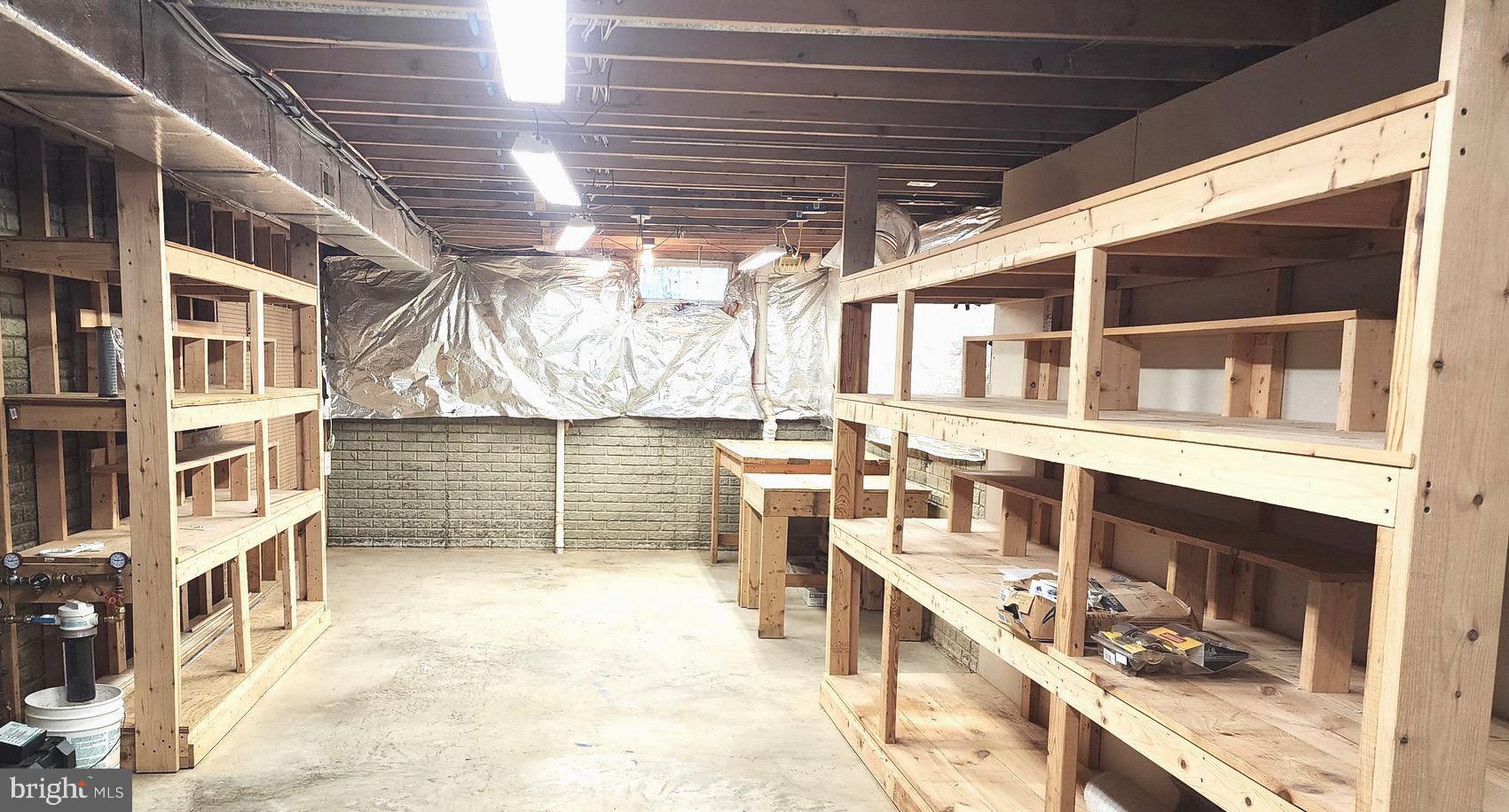 ENGLAND RUN - Residential