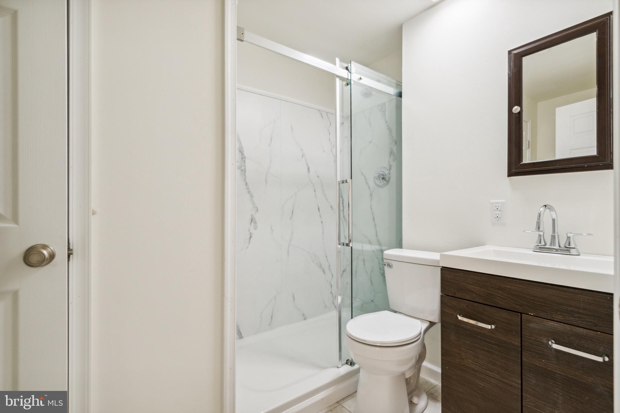 ENGLAND RUN - Residential