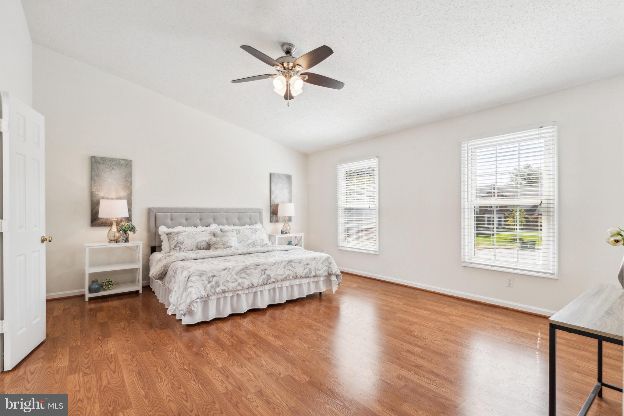 ENGLAND RUN - Residential