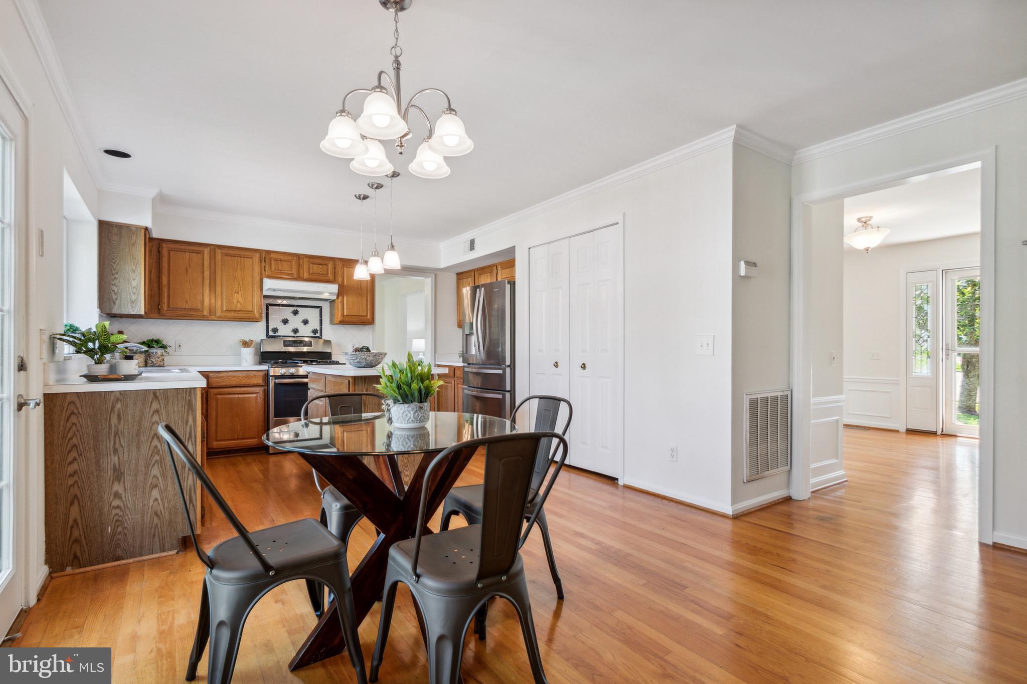 ENGLAND RUN - Residential