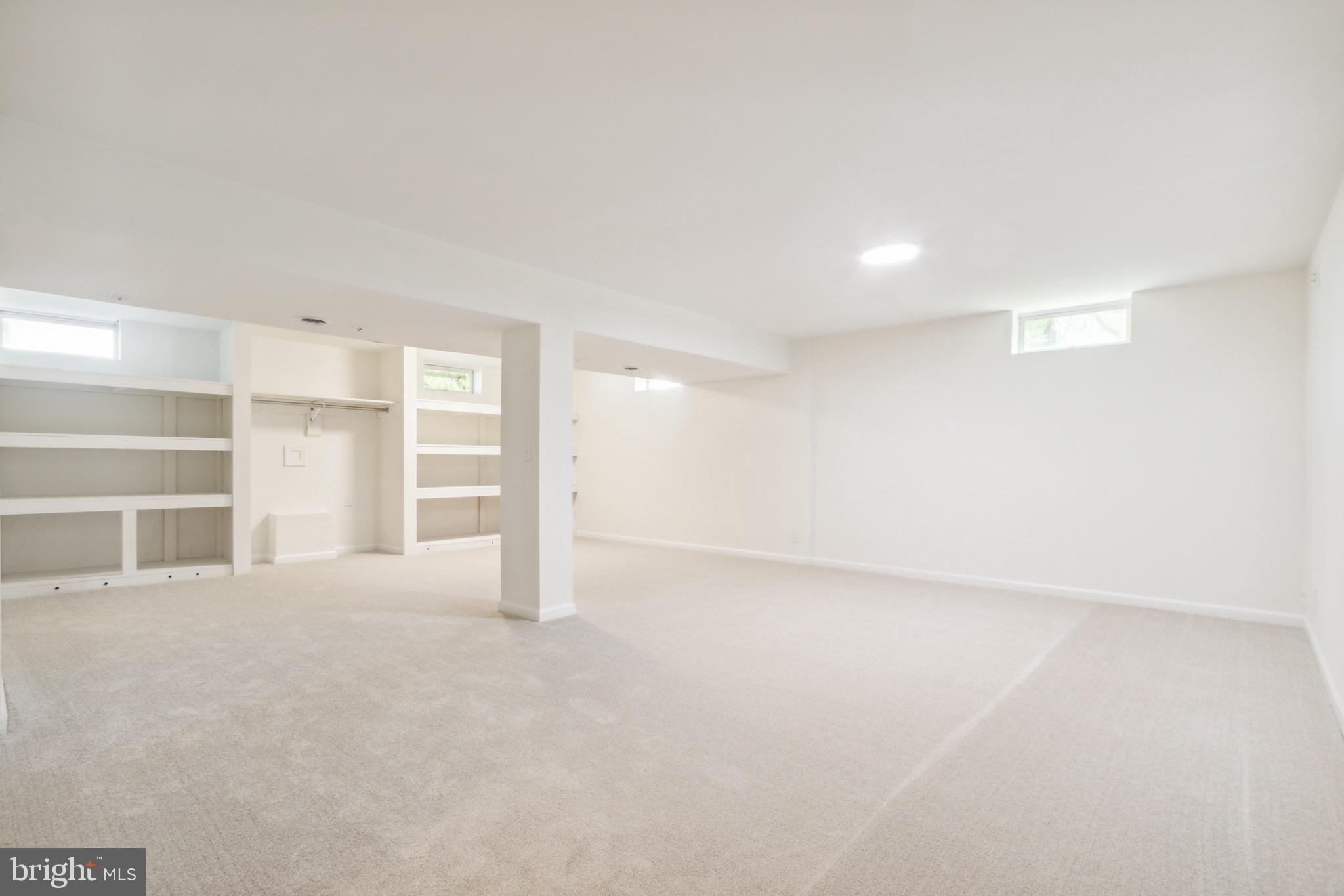 ENGLAND RUN - Residential