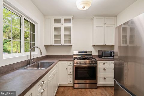 3778 GUNSTON ROAD ALEXANDRIA VA 22302