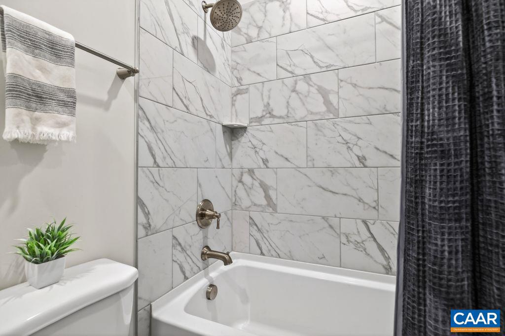 SPRING LAKES - Residential